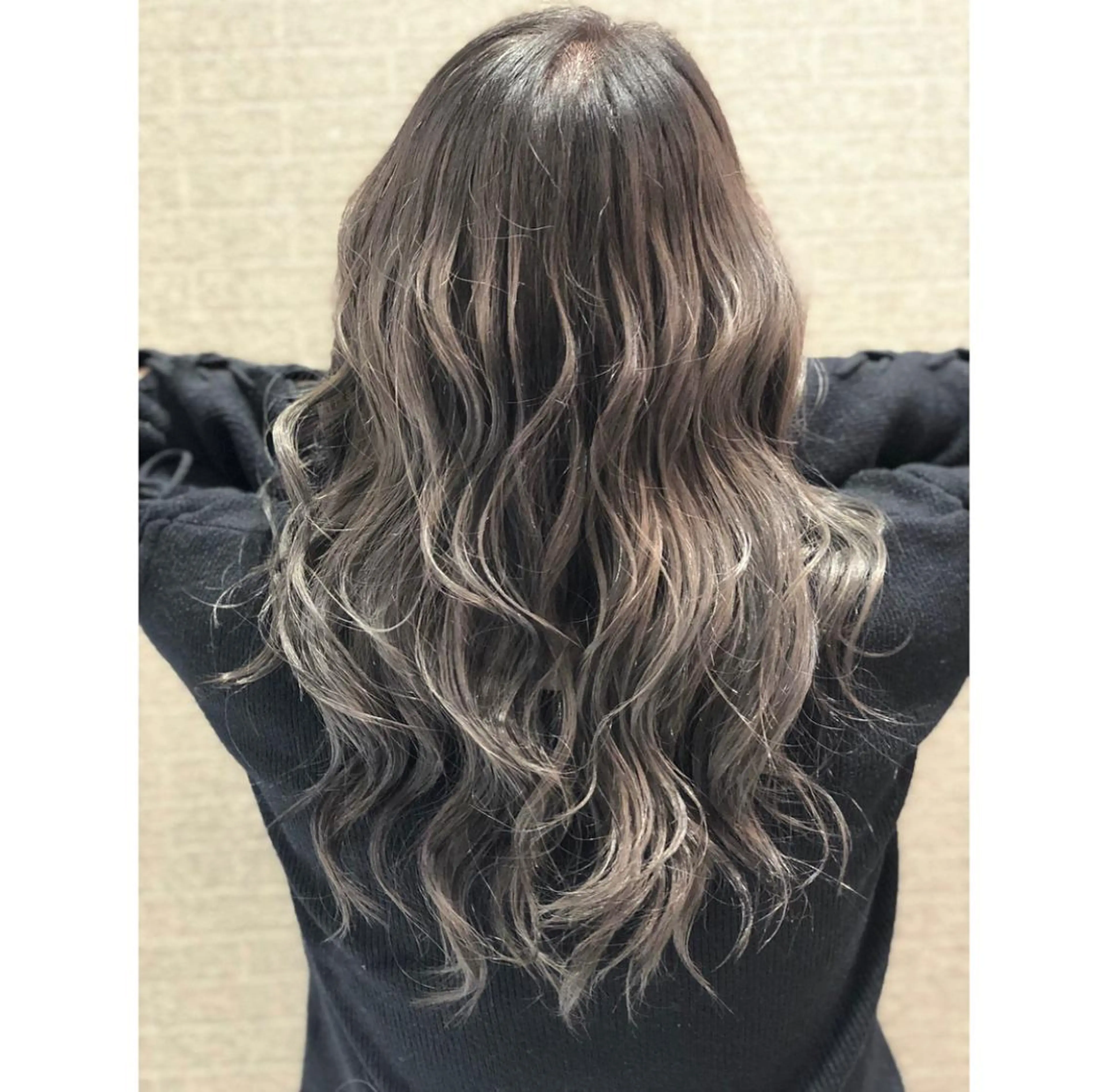 セミロング カラー ヘアアレンジ バレイヤージュ デザインカラー グラデーションカラー グレージュ ハイライトカラー アンドウ ユウ/ レイヤーカット/韓国のヘアスタイル
