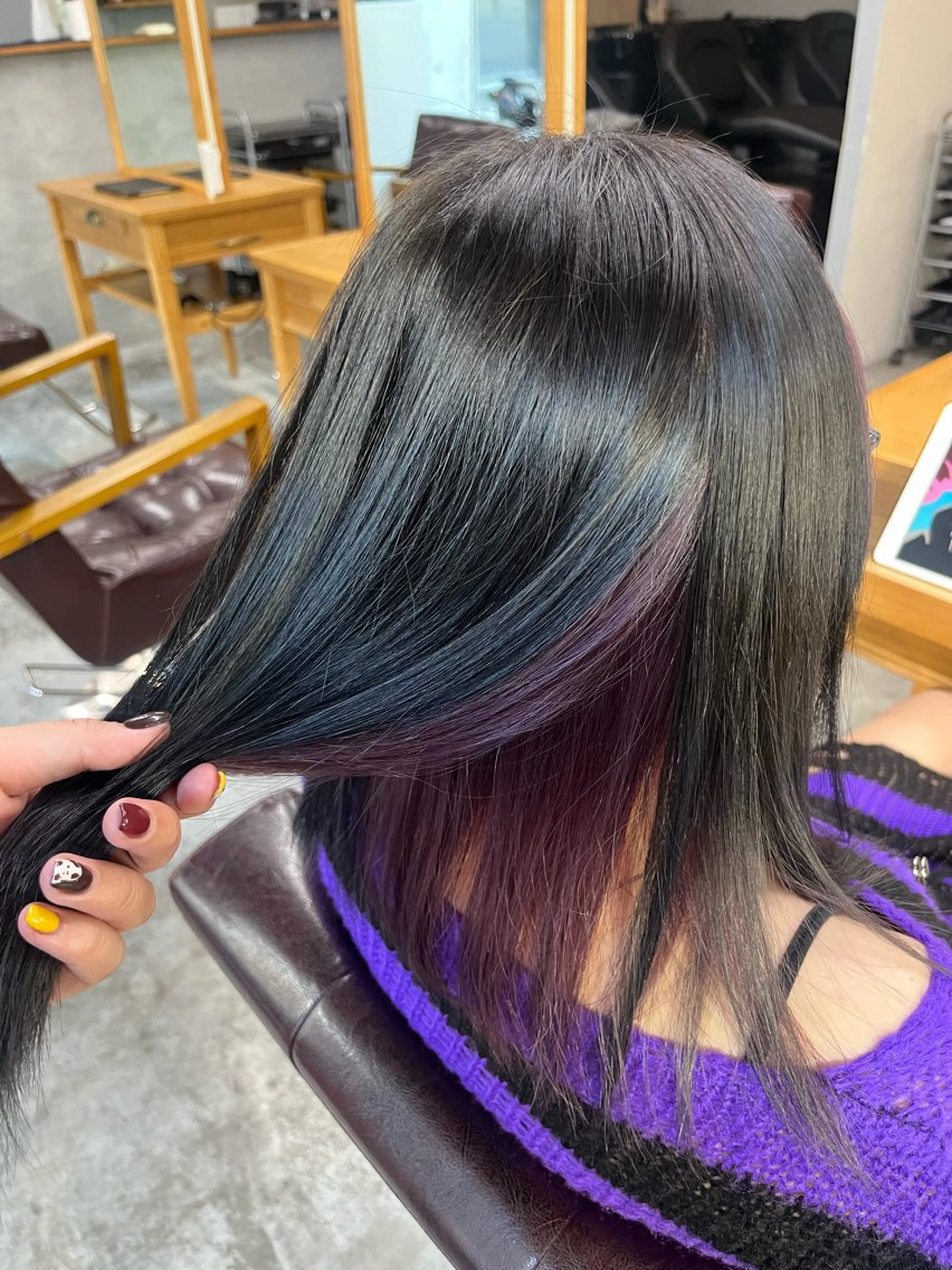 カラー 秋山 美奈のヘアスタイル