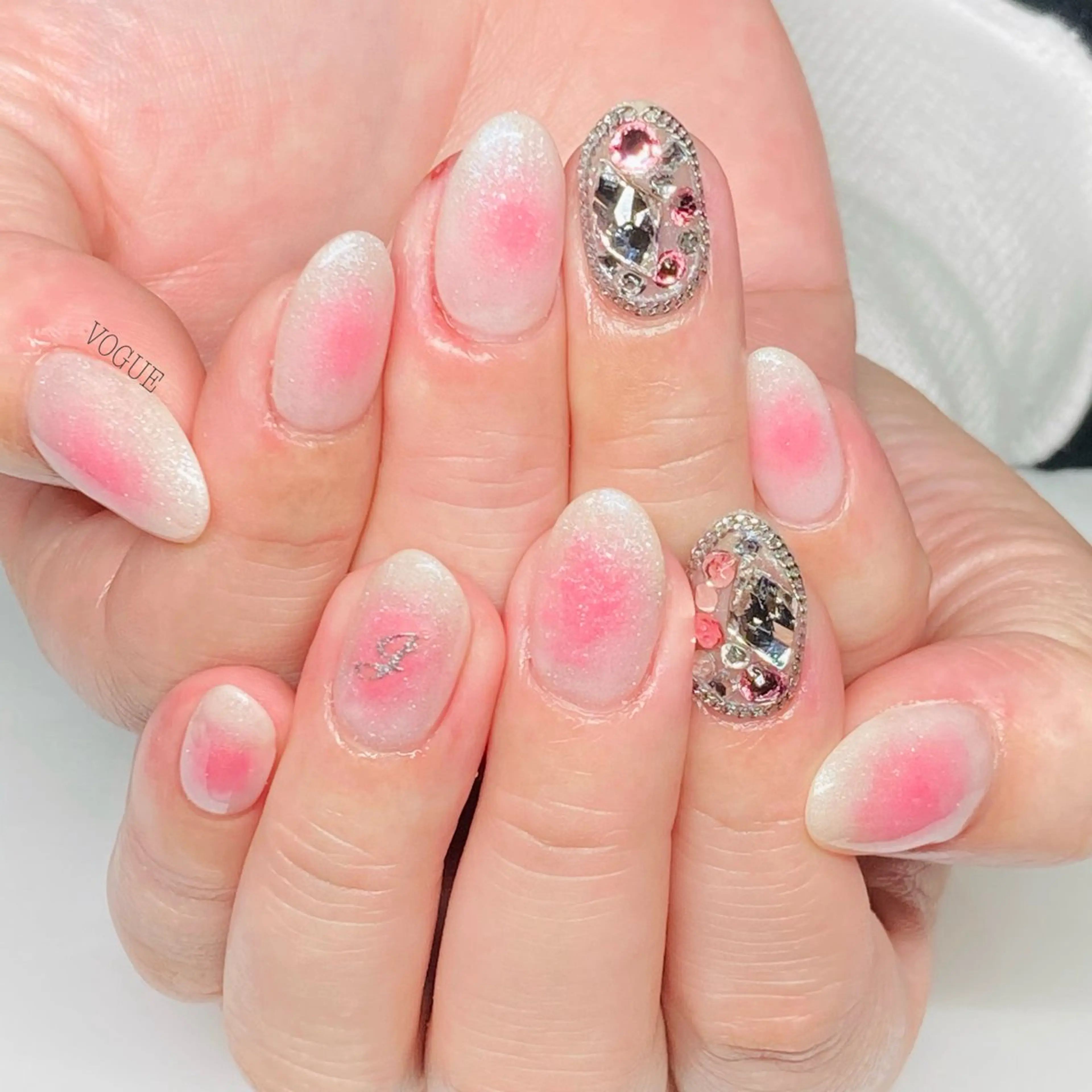 ネイル ハンドネイル VOGUE ×SWANのネイルデザイン