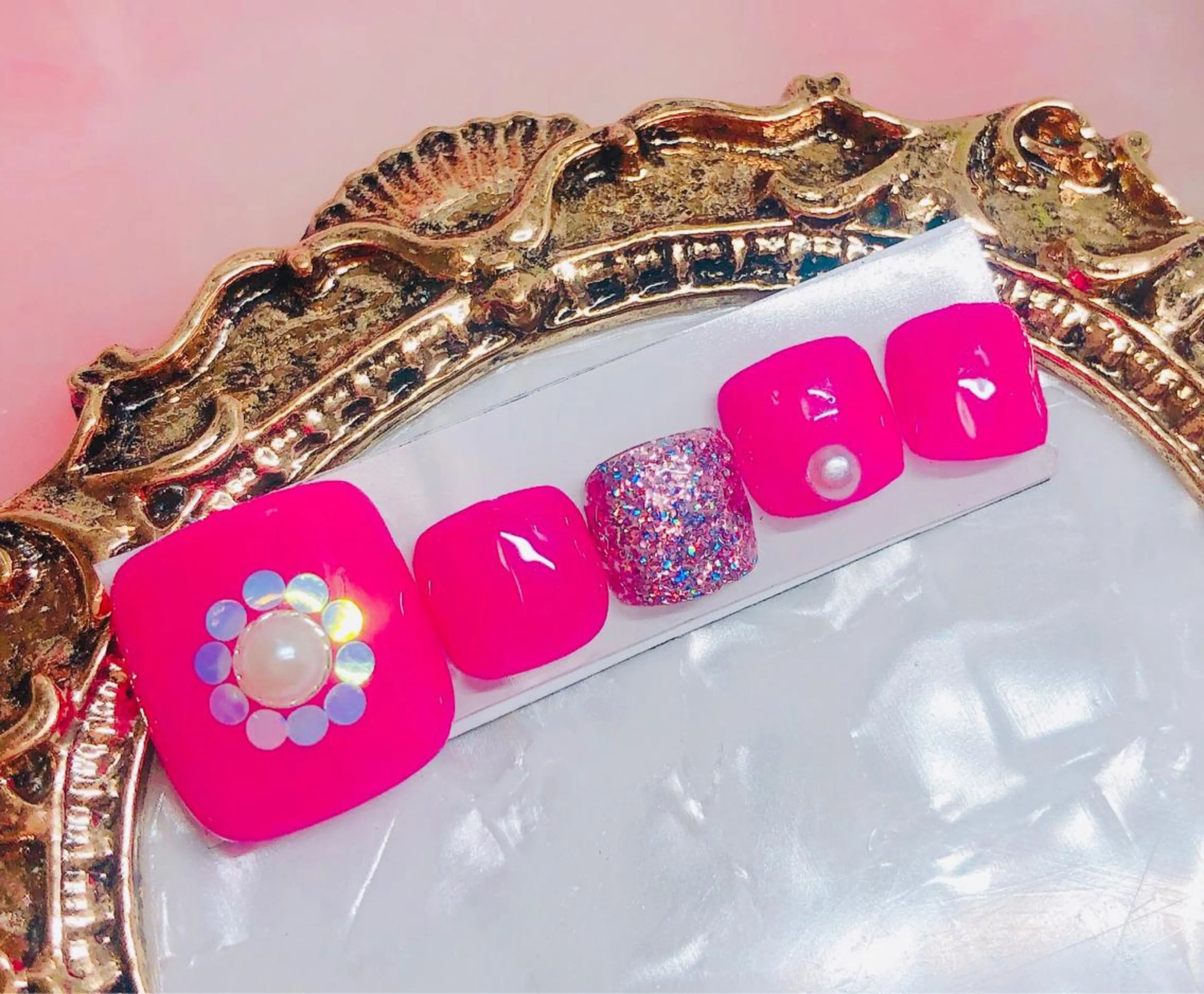 ネイル フットネイル フットネイル CROWN プライベートサロンのネイルデザイン