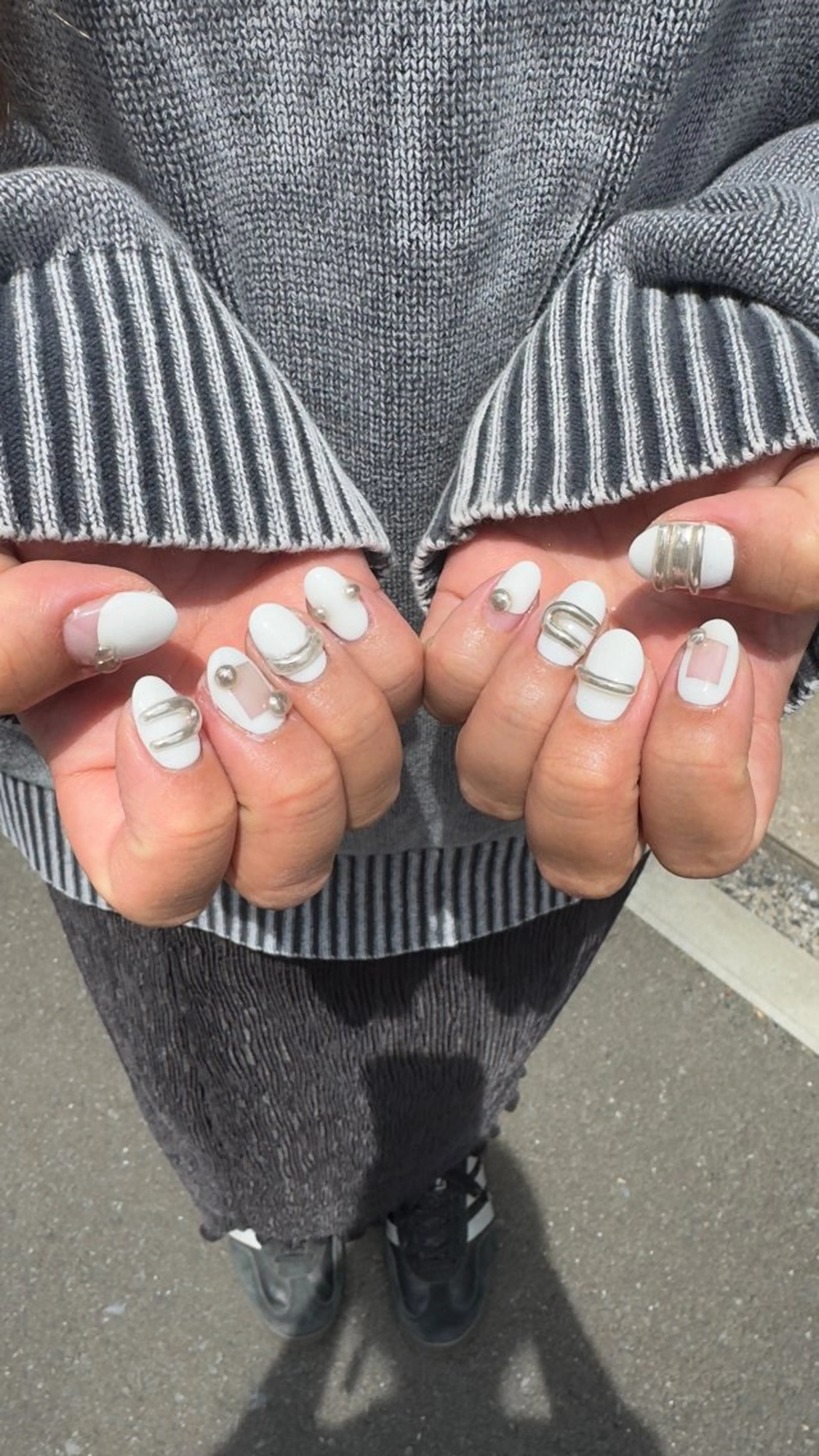 ネイル フラッシュネイル フレンチネイル ハート ホログラムネイル 韓国ネイル ハンドネイル MH_ Nailのネイルデザイン