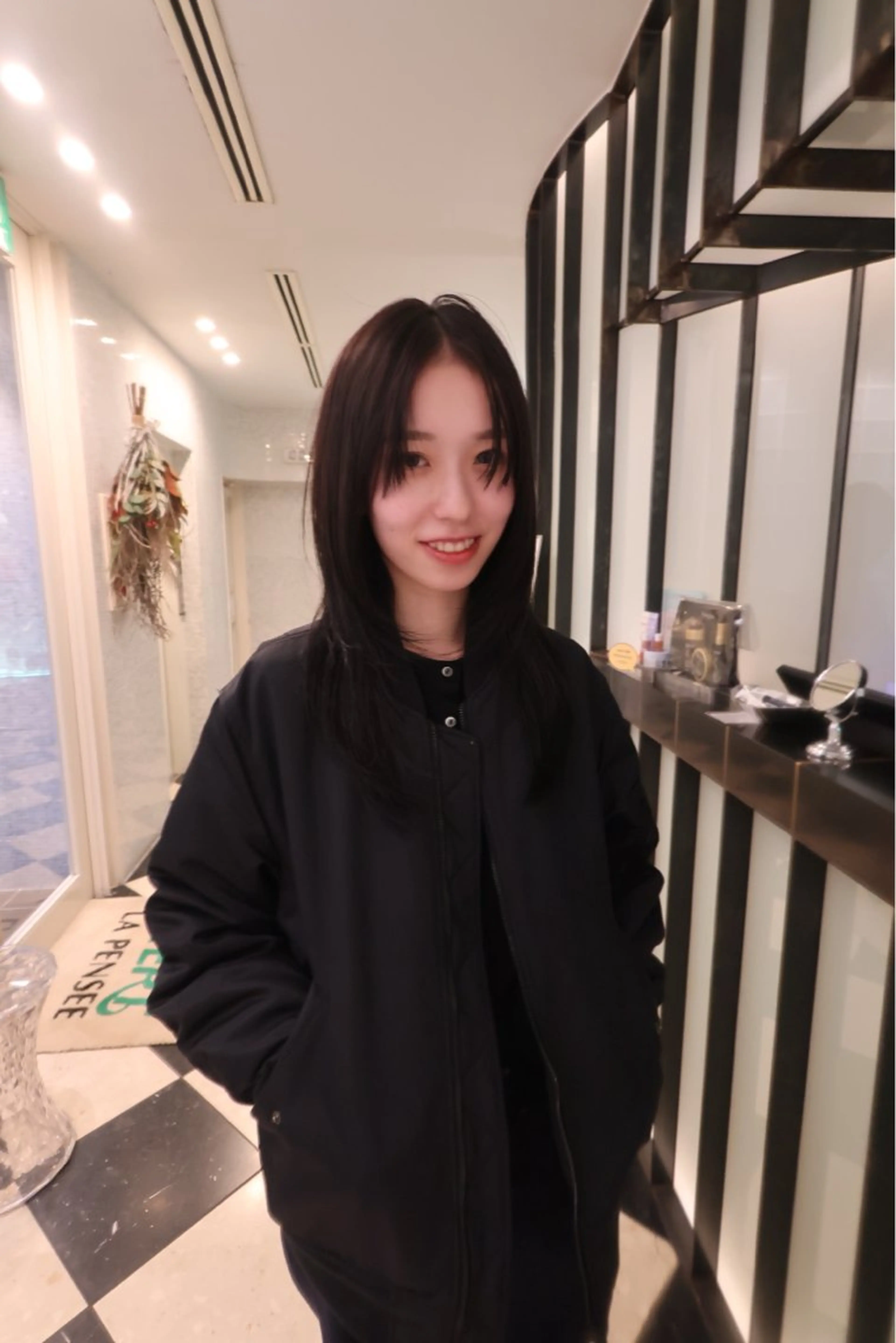 セミロング カラー レイヤーカット/ブリ ーチ/motokiのヘアスタイル