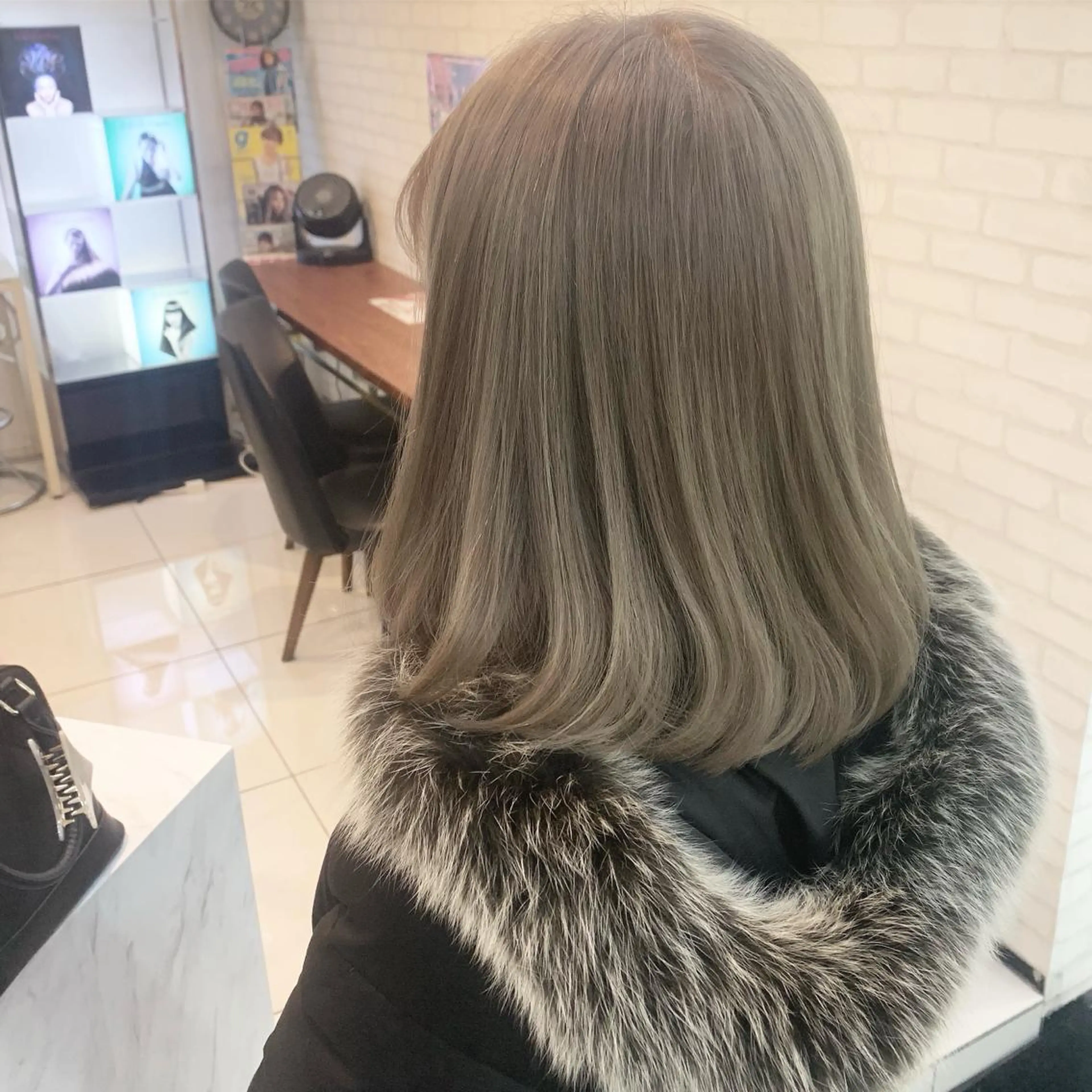 ミディアム ヘアカラー トリートメント にしき さんのヘアスタイル