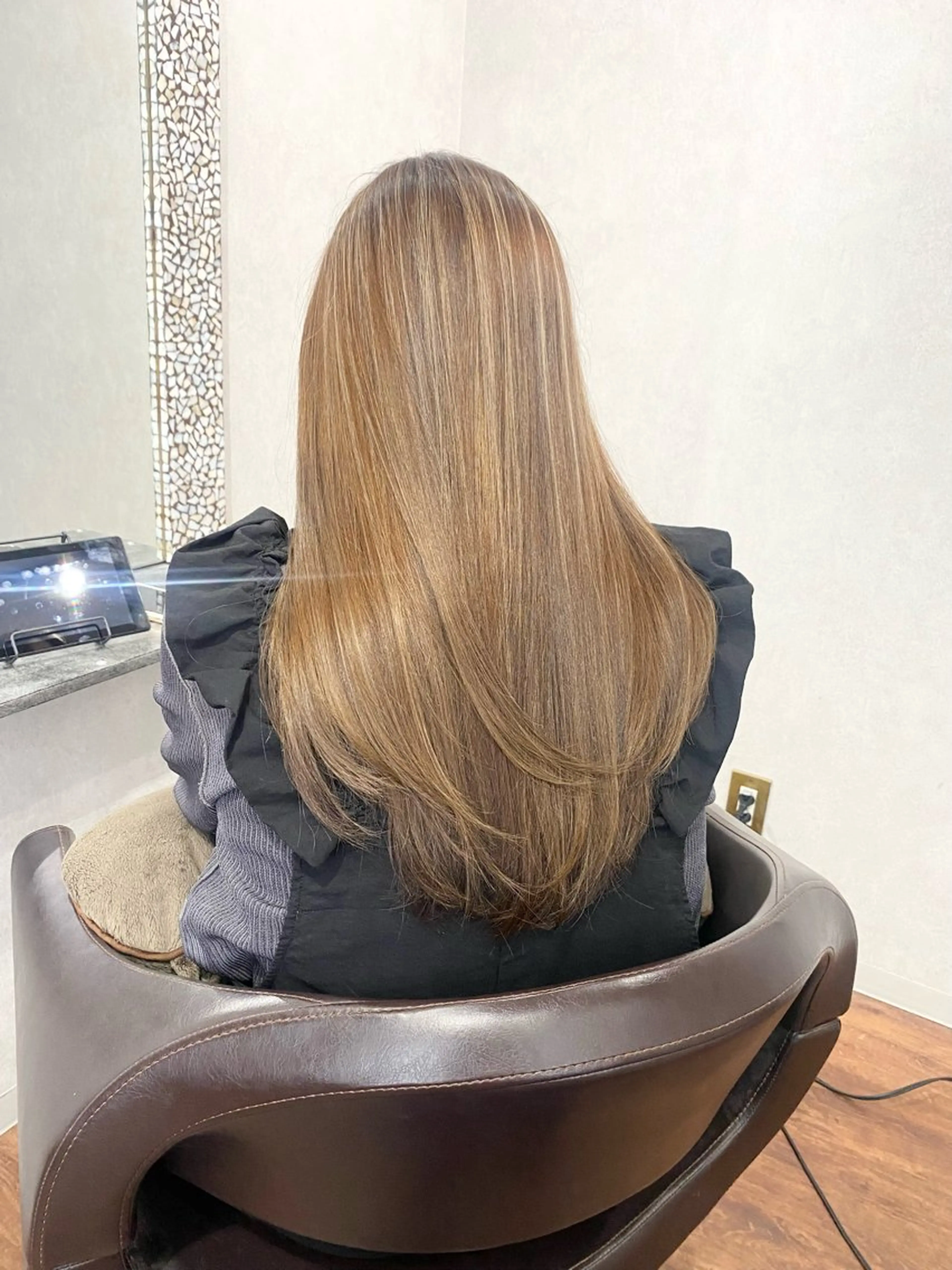 ロング カラー ハイライトカラー ハイライト カット ヘアカラー トリートメント _White所属・ＳＨＩ ＺＵのヘアスタイル