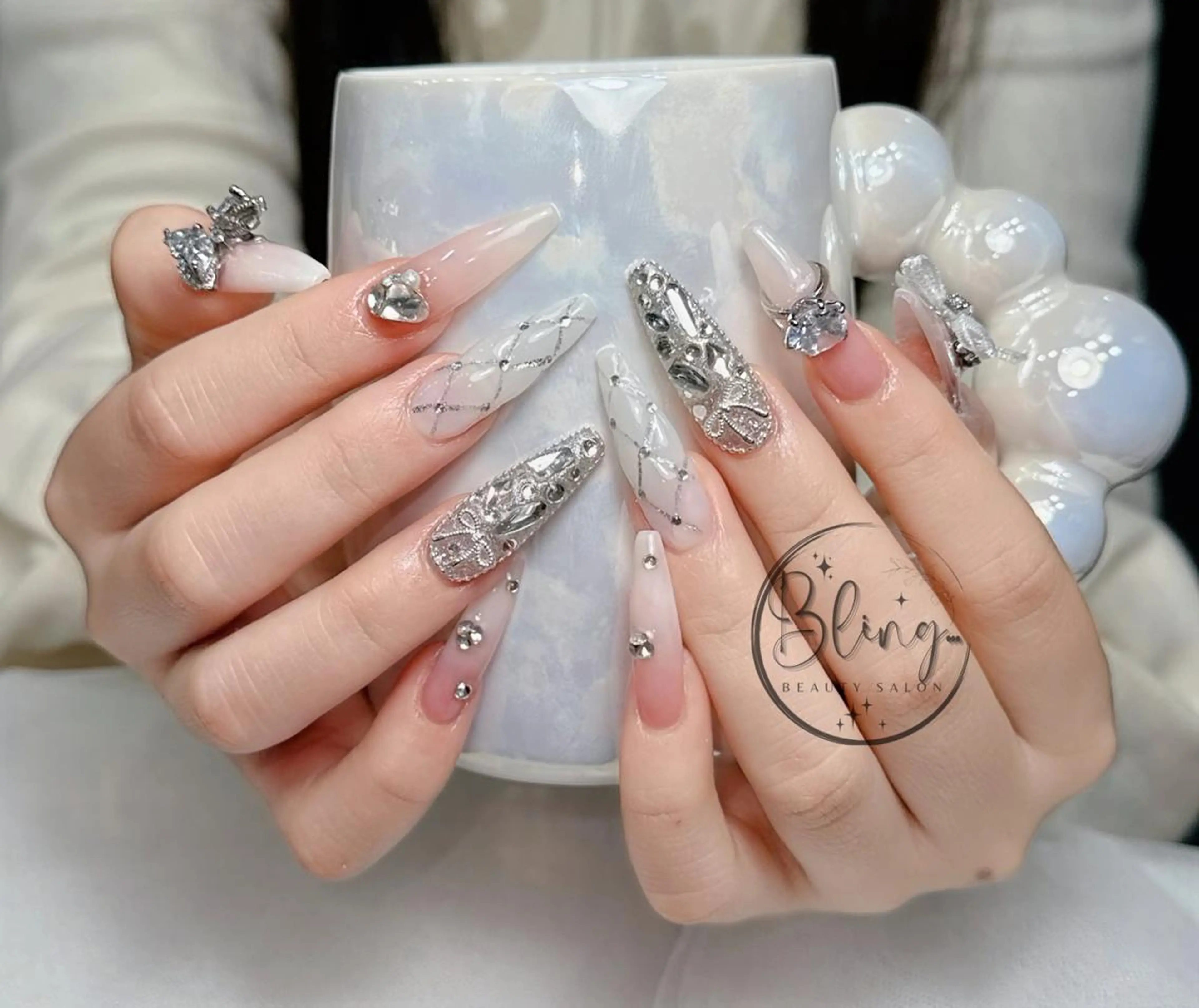 ロング 韓国風ヘア ハンドネイル Bling Salonのネイルデザイン