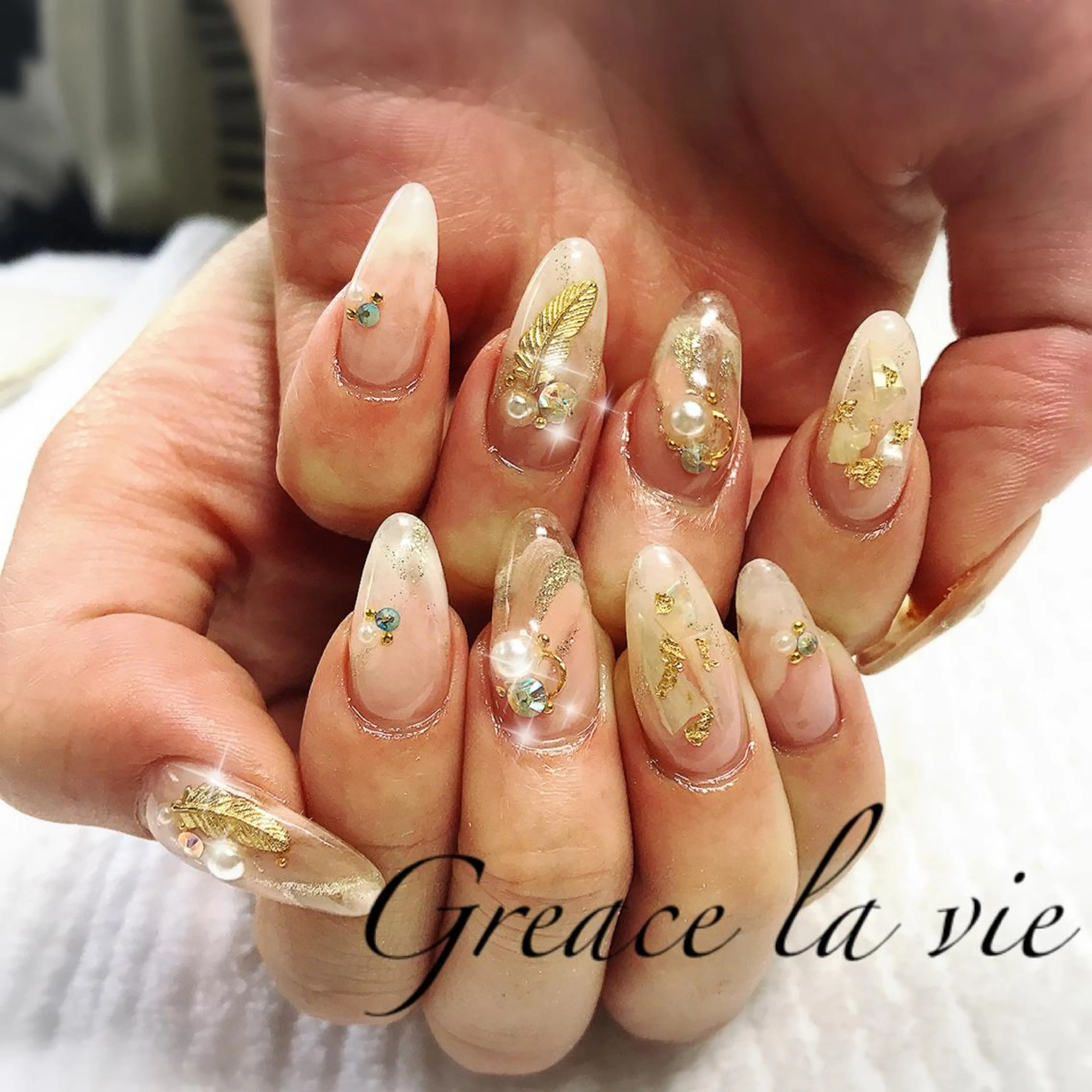 ロング カラー パーマ ヘアアレンジ キッズ ネイル マツエク・マツパ ニュアンスネイル ニュアンスパーマ Greace  la vieのネイルデザイン