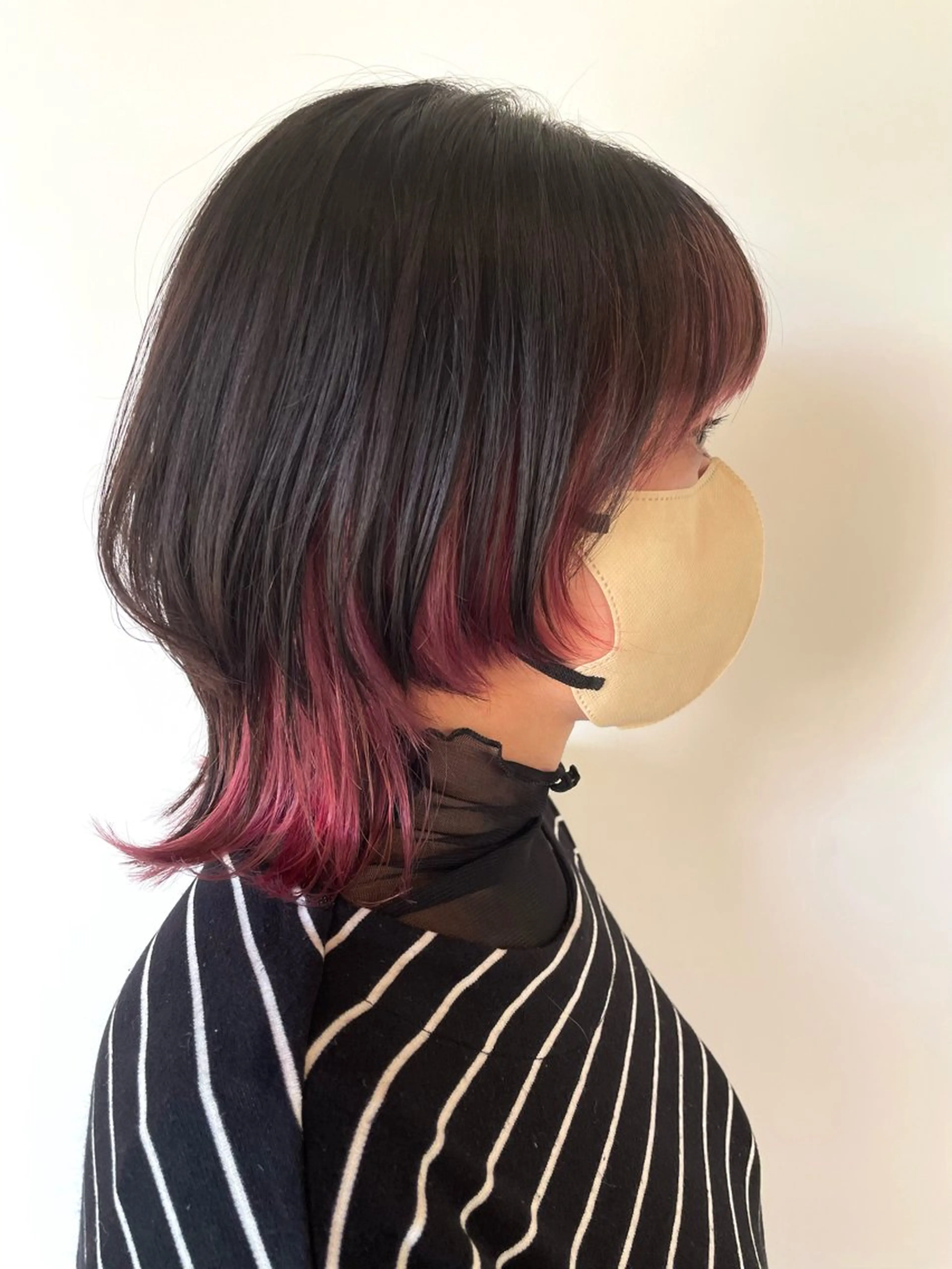 ミディアム カラー ピンクカラー ウルフカット 菅 翔太のヘアスタイル