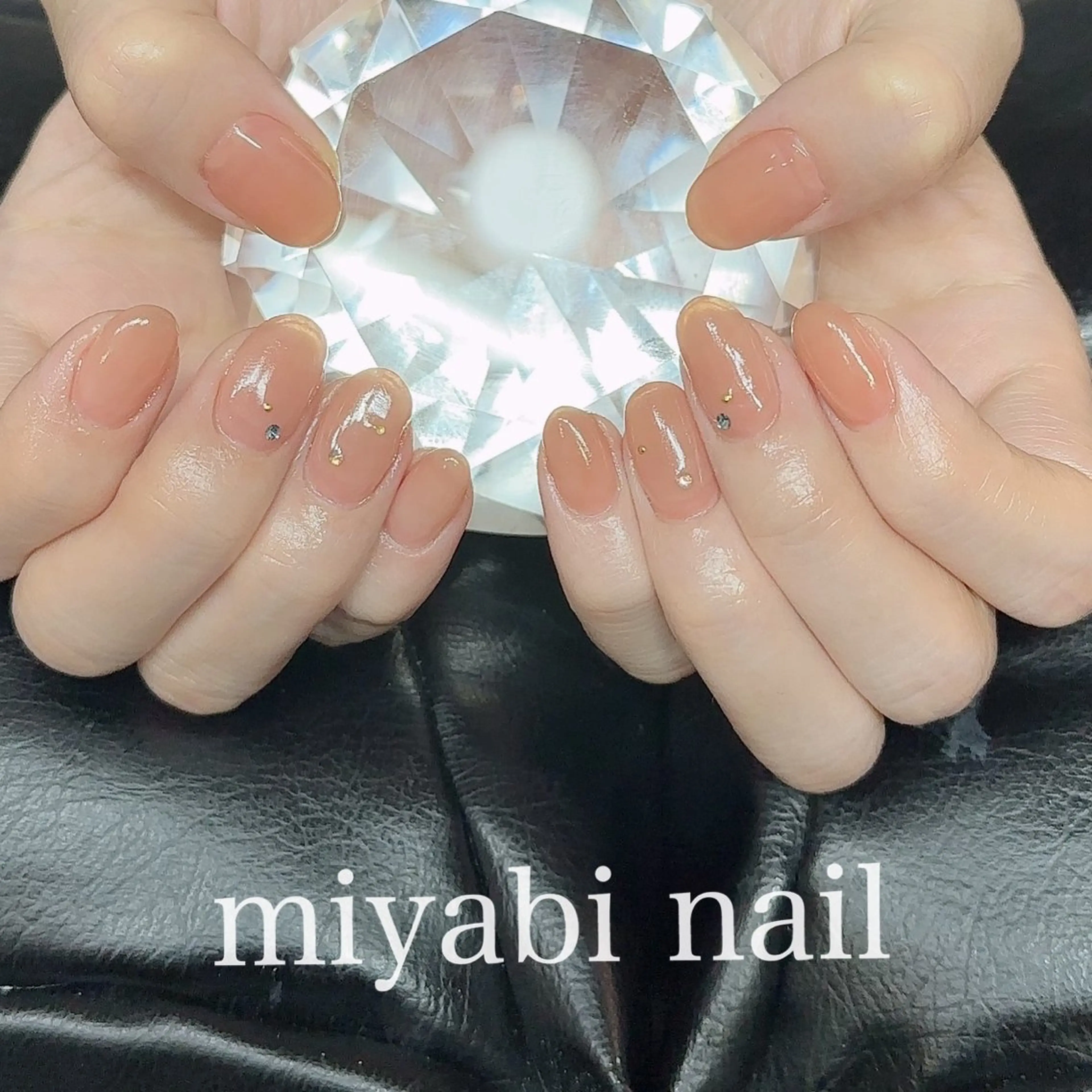 ネイル ジェルネイル 持ち込み オフィスネイル オレンジ ストーンネイル ハンドネイル miyabi nail 桂川駅近くのネイルデザイン