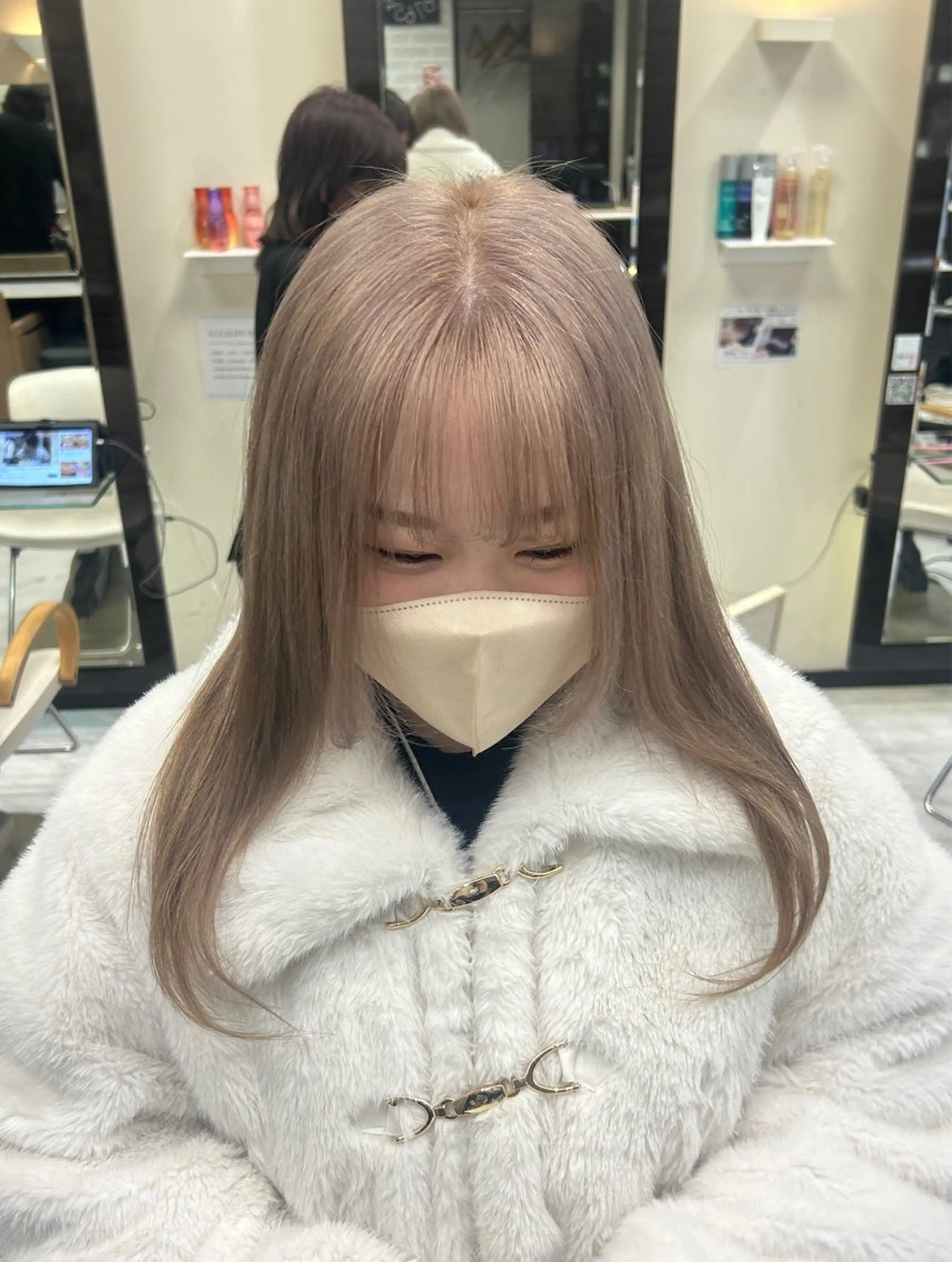 セミロング カラー ベージュカラー ミルクティーベージュ ヘアカラー 🍊小川実里🍊 /カラーレイヤーのヘアスタイル