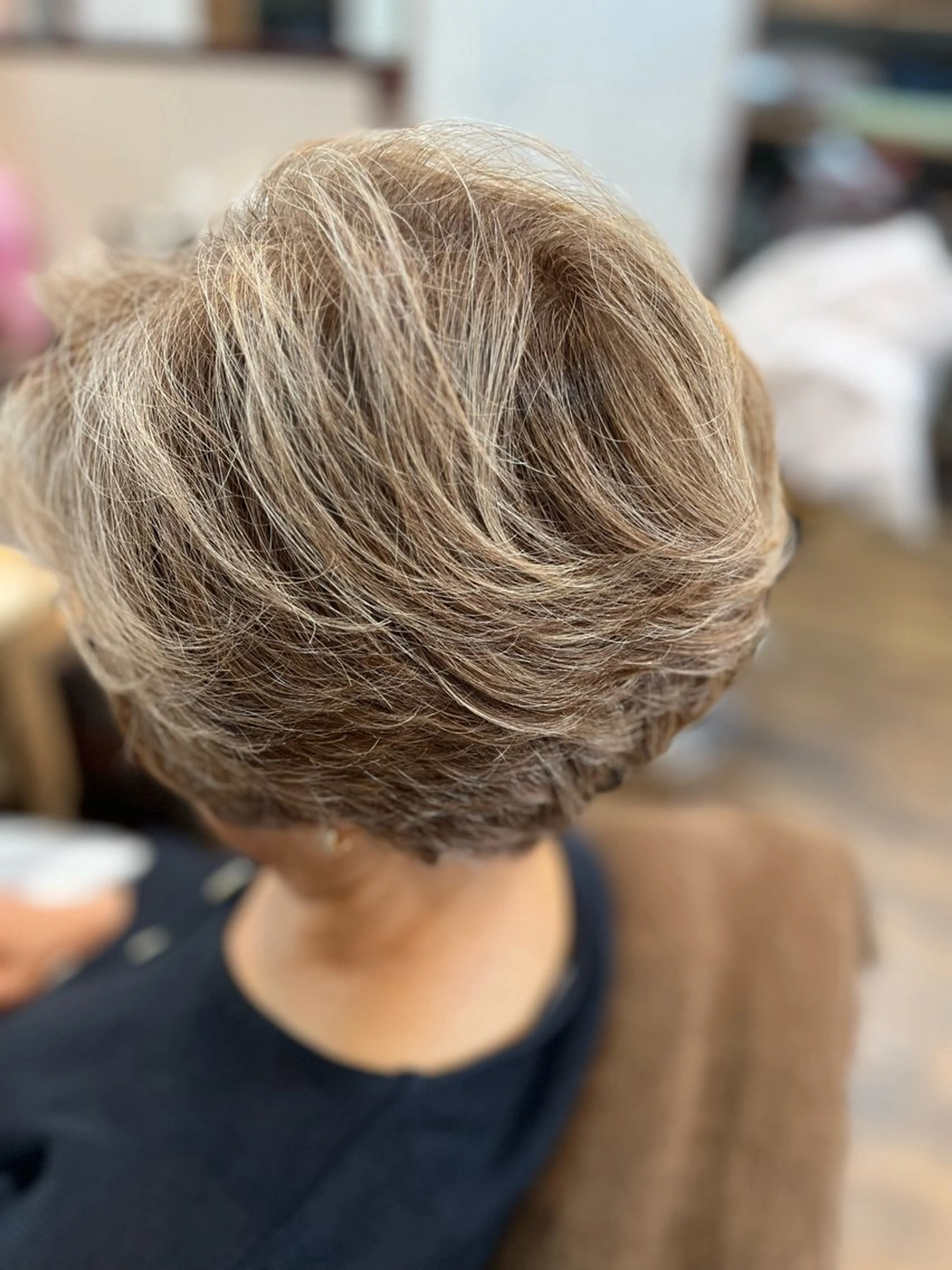 ショート カラー パーマ ハイライトカラー ハイライト 大人女子&髪改善専門 Nobuフリーランスのヘアスタイル