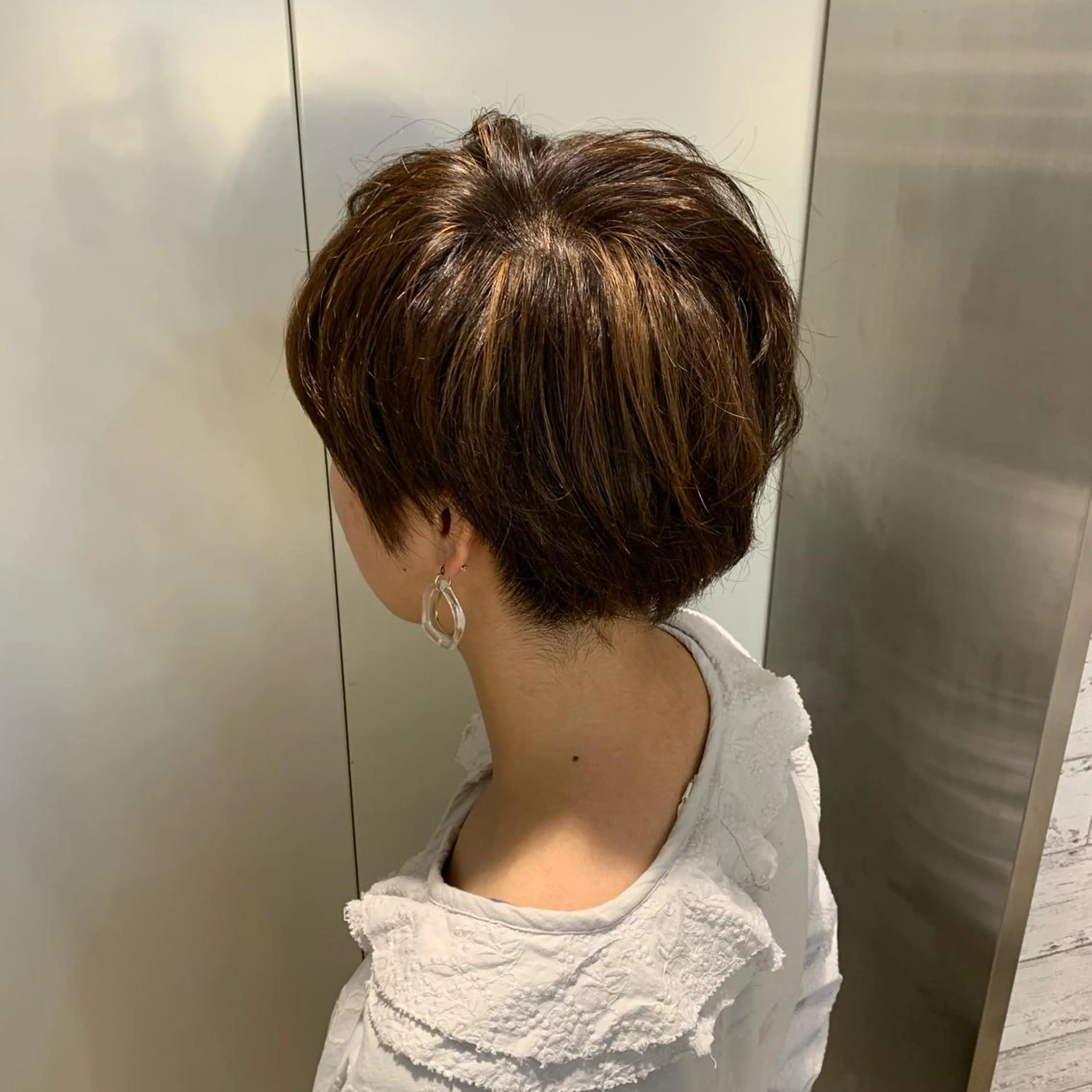 ショート カラー ハイライトカラー ハイライト 天野 利咲のヘアスタイル