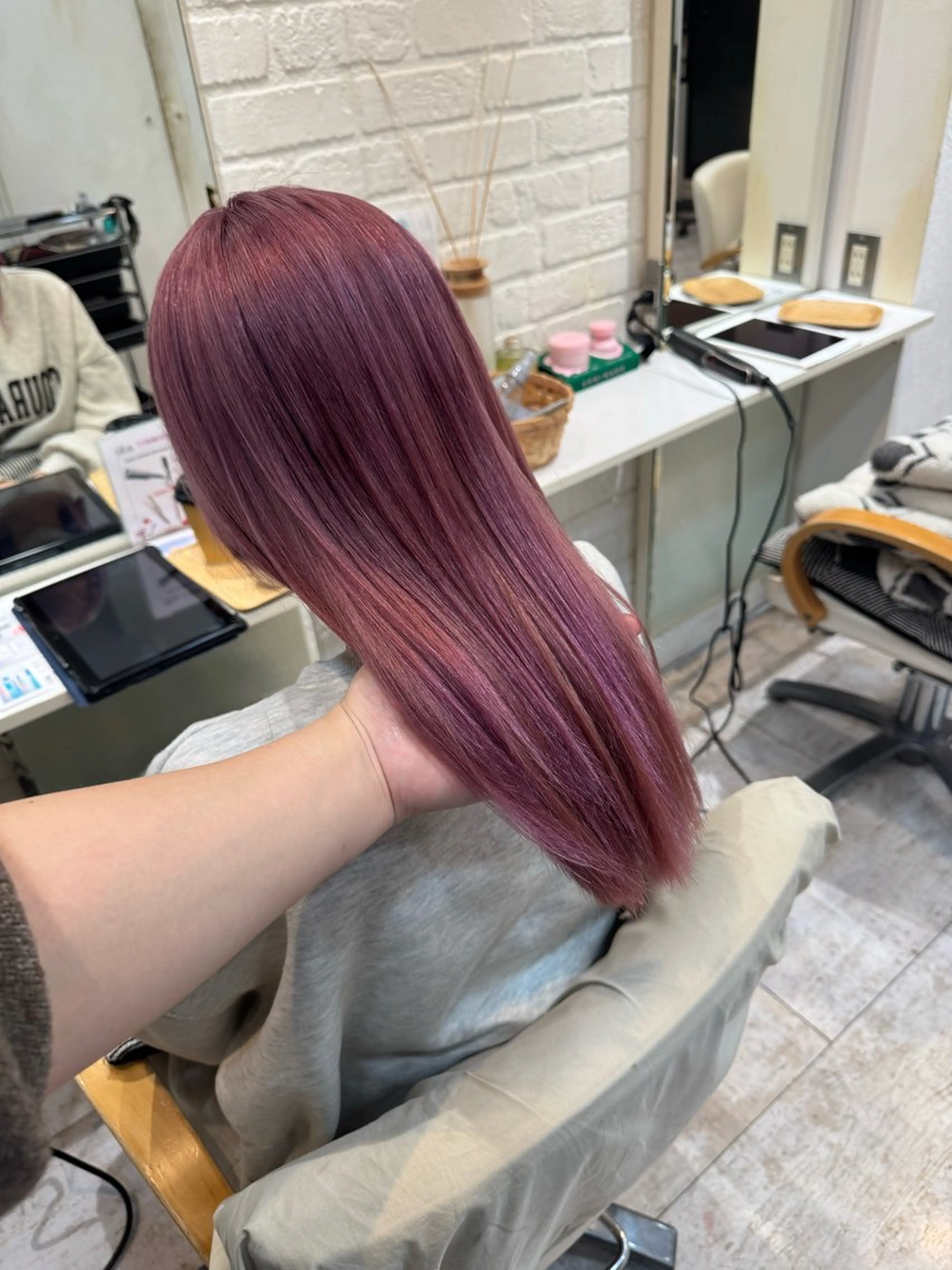 ロング カラー ベージュカラー ブリーチ ピンクカラー ピンクベージュ カラーお任せ下さい ✨️おかだまなみのヘアスタイル