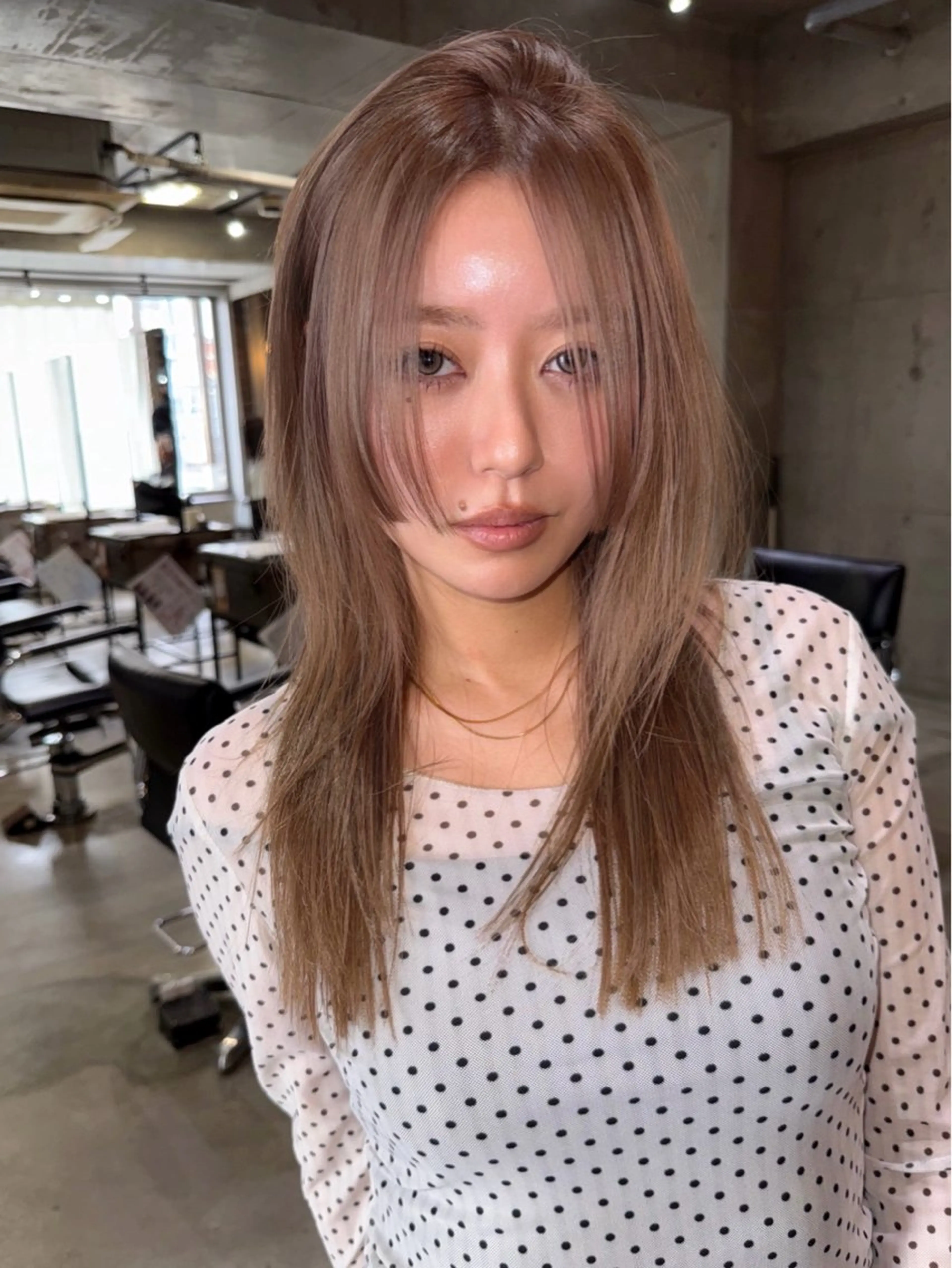 セミロング カット ヘアカラー レイヤーカット\ウル フ　chinatsuのヘアスタイル