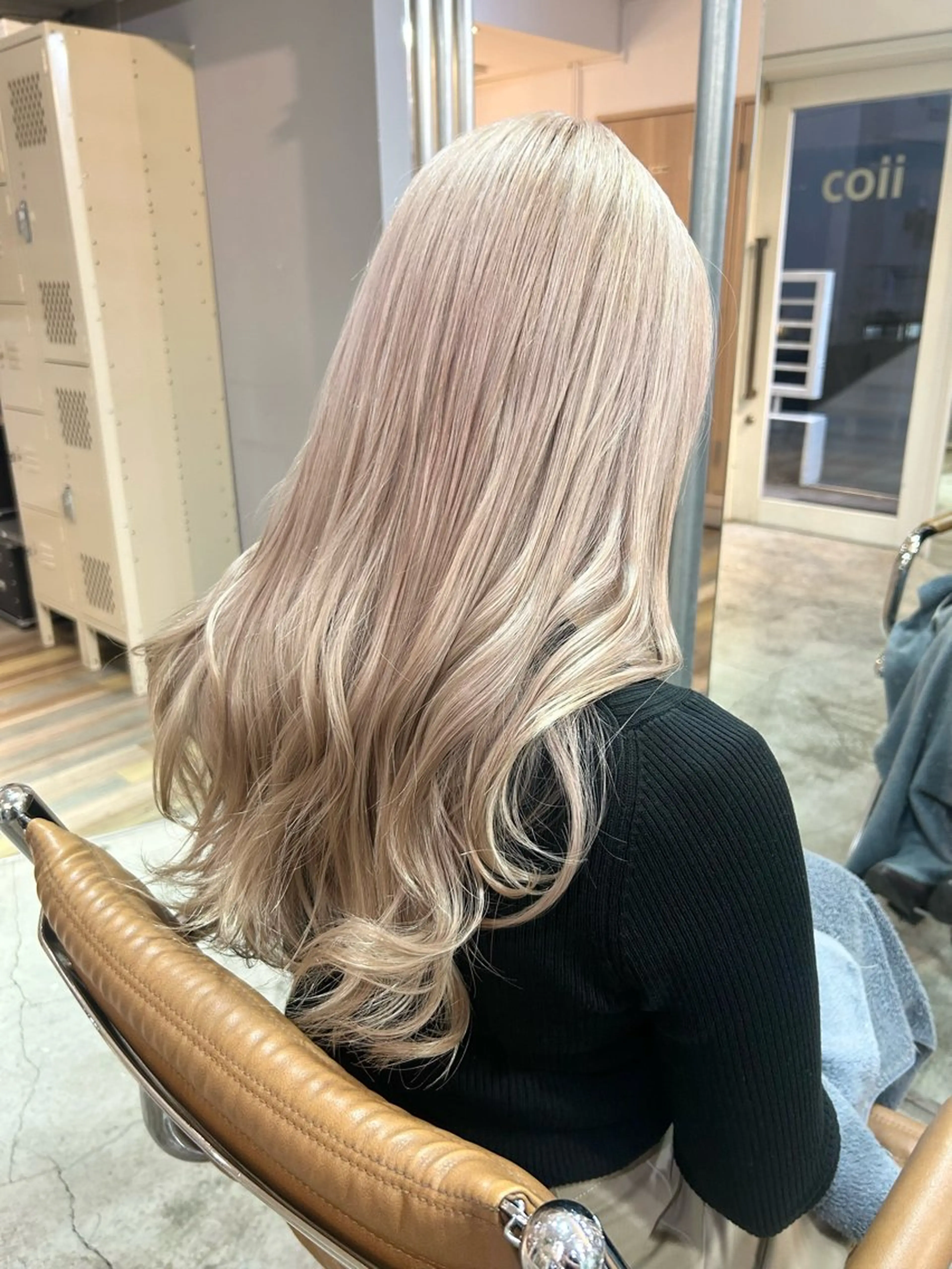 ロング ヘアカラー 🤎指名No.1ハイ トーン🤎日向花🤎のヘアスタイル