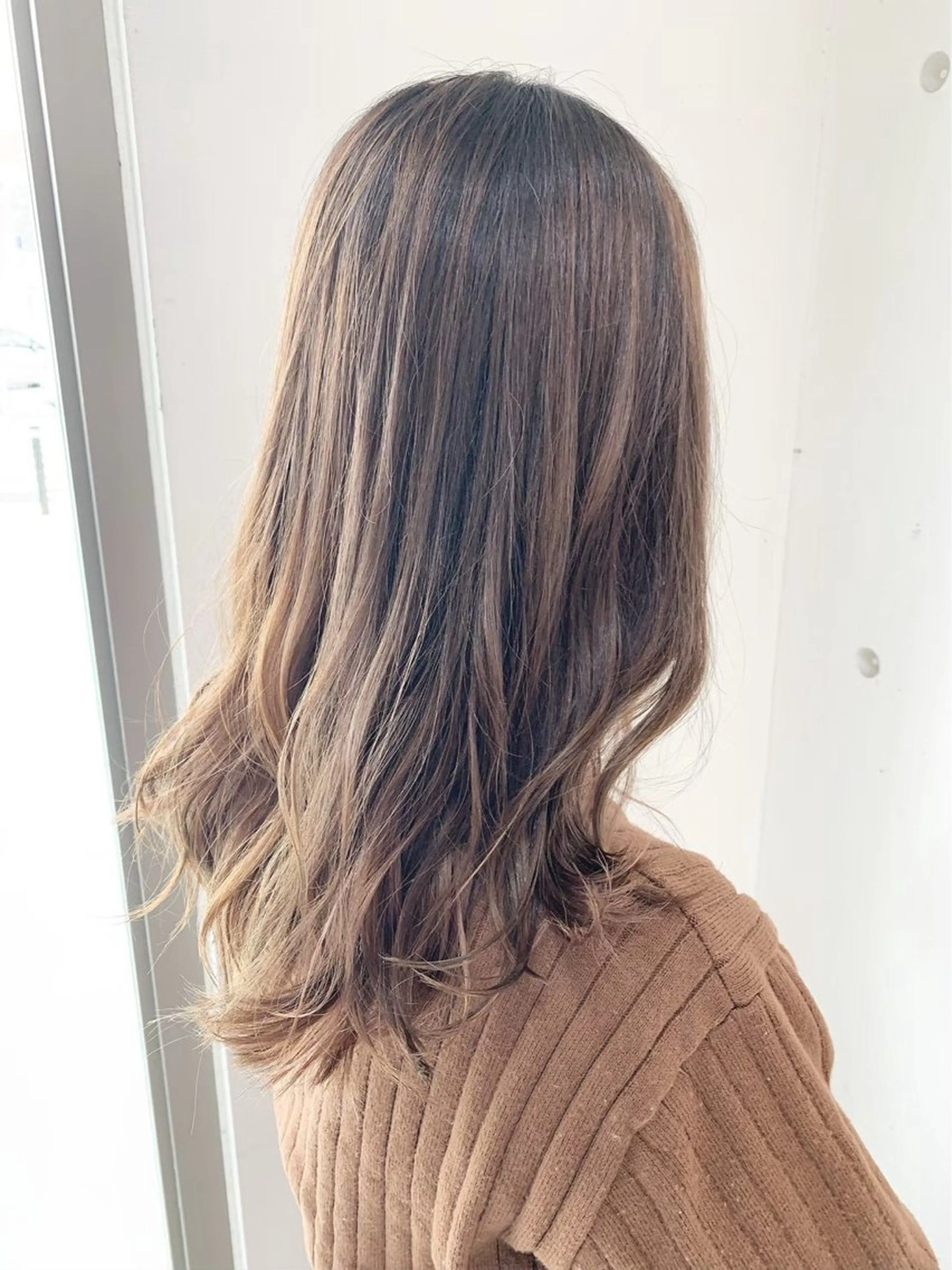 カラー 透明感カラー💎 岩崎美優のヘアスタイル