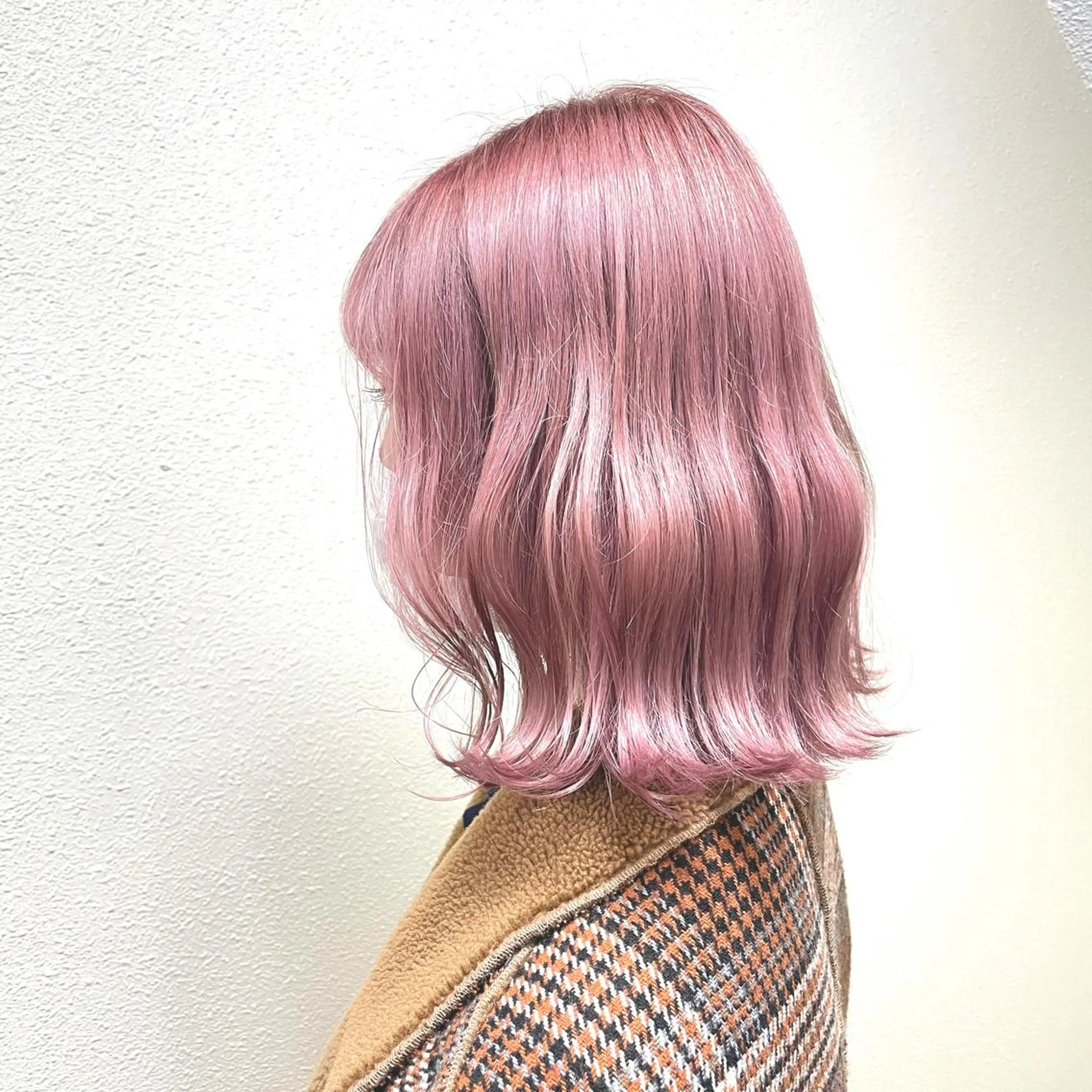 ミディアム カラー パーマ ヘアアレンジ メンズ キッズ ネイル マツエク・マツパ メンズバレイヤージュ メンズブリーチ メンズハイライト メンズインナーカラー メンズ韓国風 ヘアカラー トリートメント ヘアセット 切りっぱなしヘアボブ ミディアムヘアRYOのヘアスタイル
