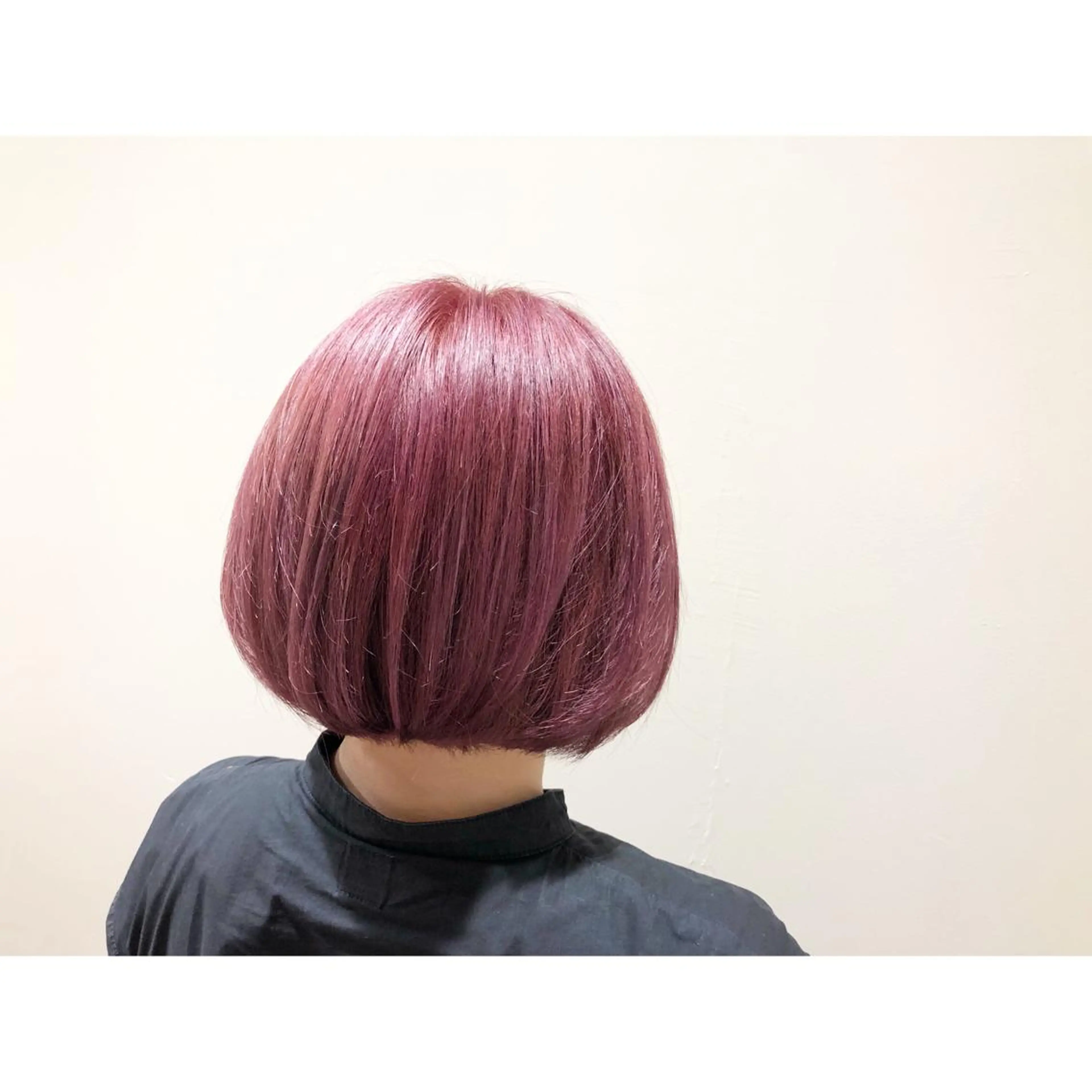 ショート カラー ブリーチ ピンクカラー ヘアカラー トリートメント 💓シールエクステ ルミエールのヘアスタイル