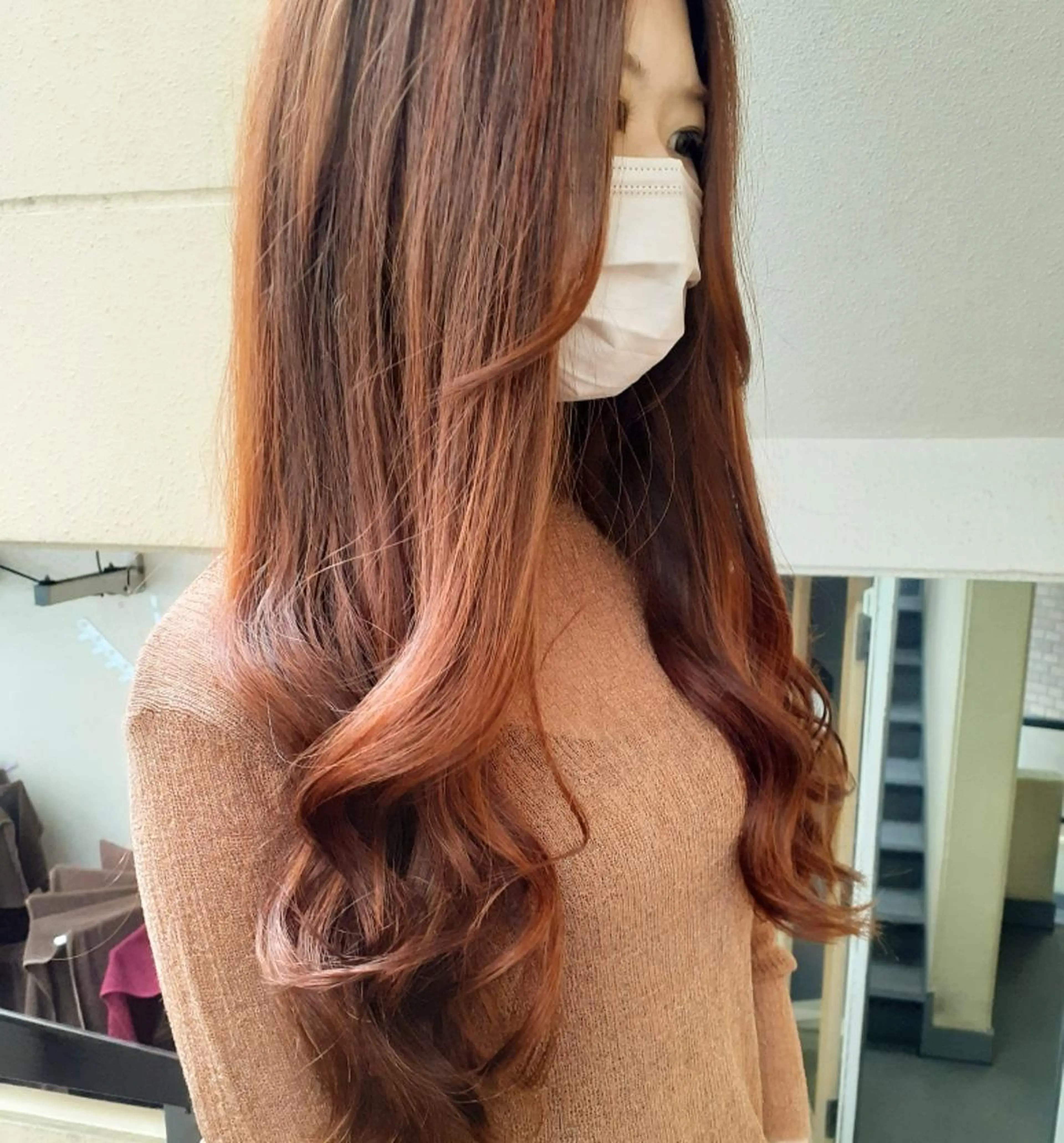 ロング カラー ブリーチ オレンジ カット ヘアカラー トリートメント 🔳髪質改善🔳 岡本陽のヘアスタイル