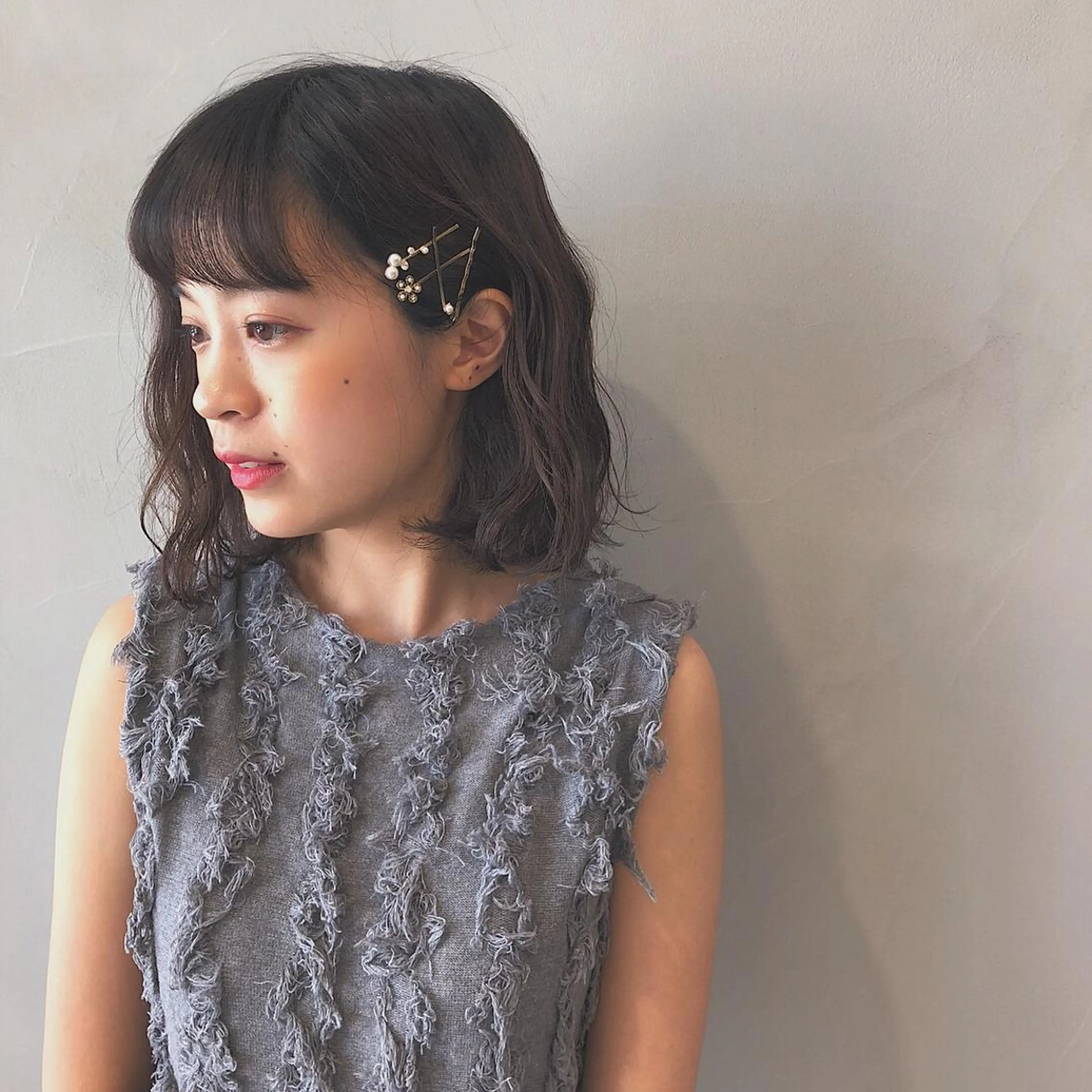 ショート カラー パーマ 荒木 依莉亜のヘアスタイル