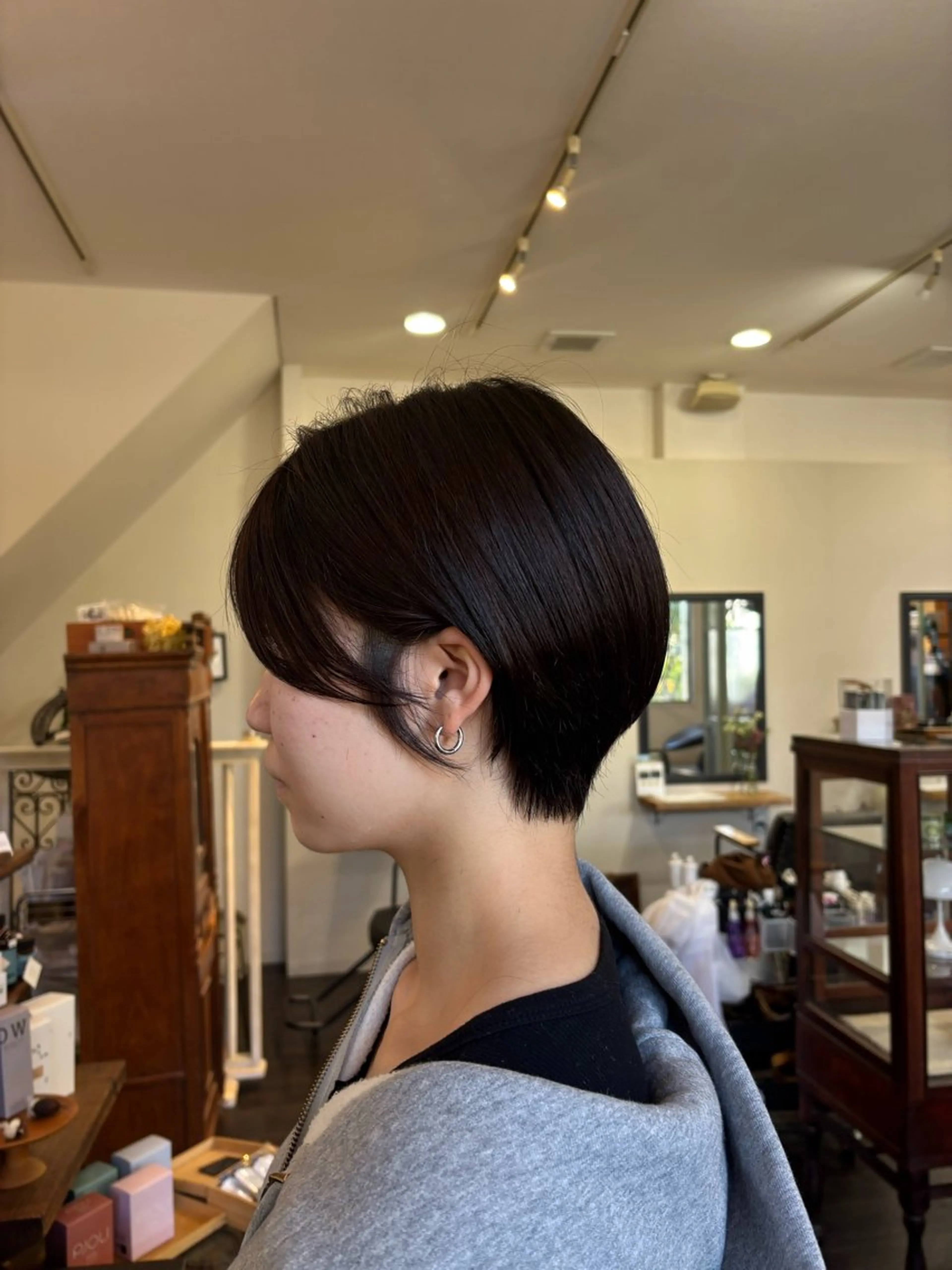 ショート カット 三國 栞音のヘアスタイル