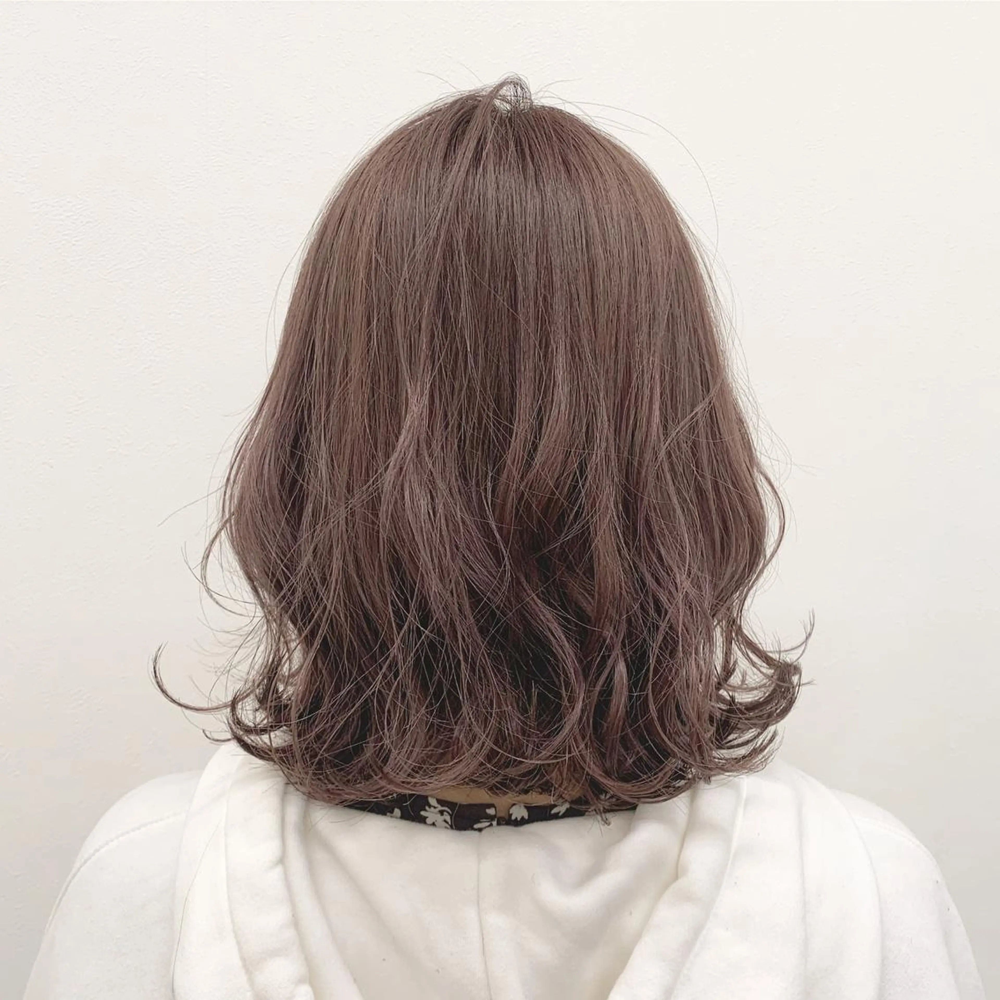ミディアム カラー ヘアアレンジ ベージュカラー ラベンダーカラー ラベンダーベージュ 美髪矯正/透明感カラ ー🫧YUUKI🫧のヘアスタイル