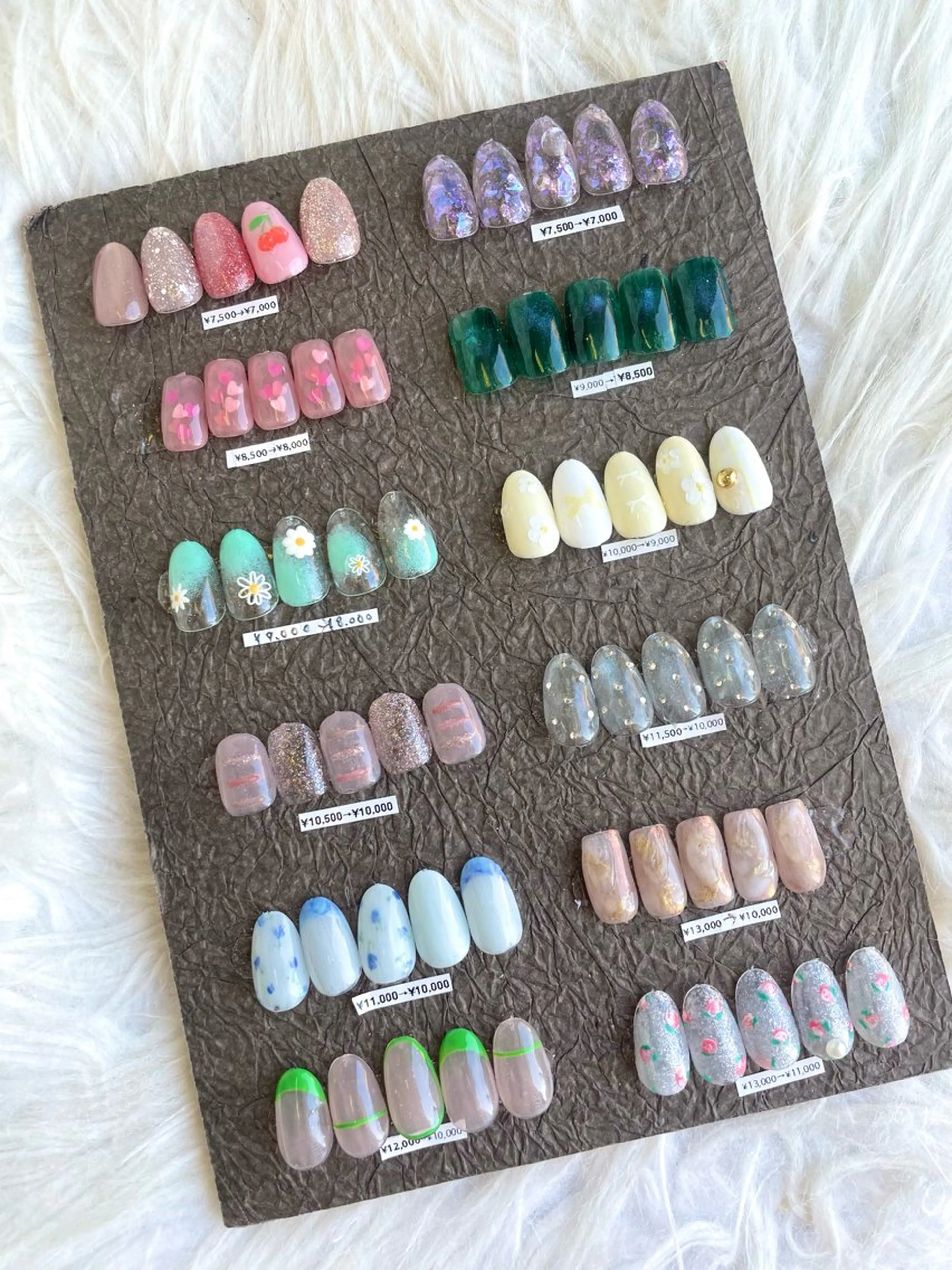 ネイル ハンドネイル フットネイル パーツたくさん🍓 SUMIのネイルデザイン