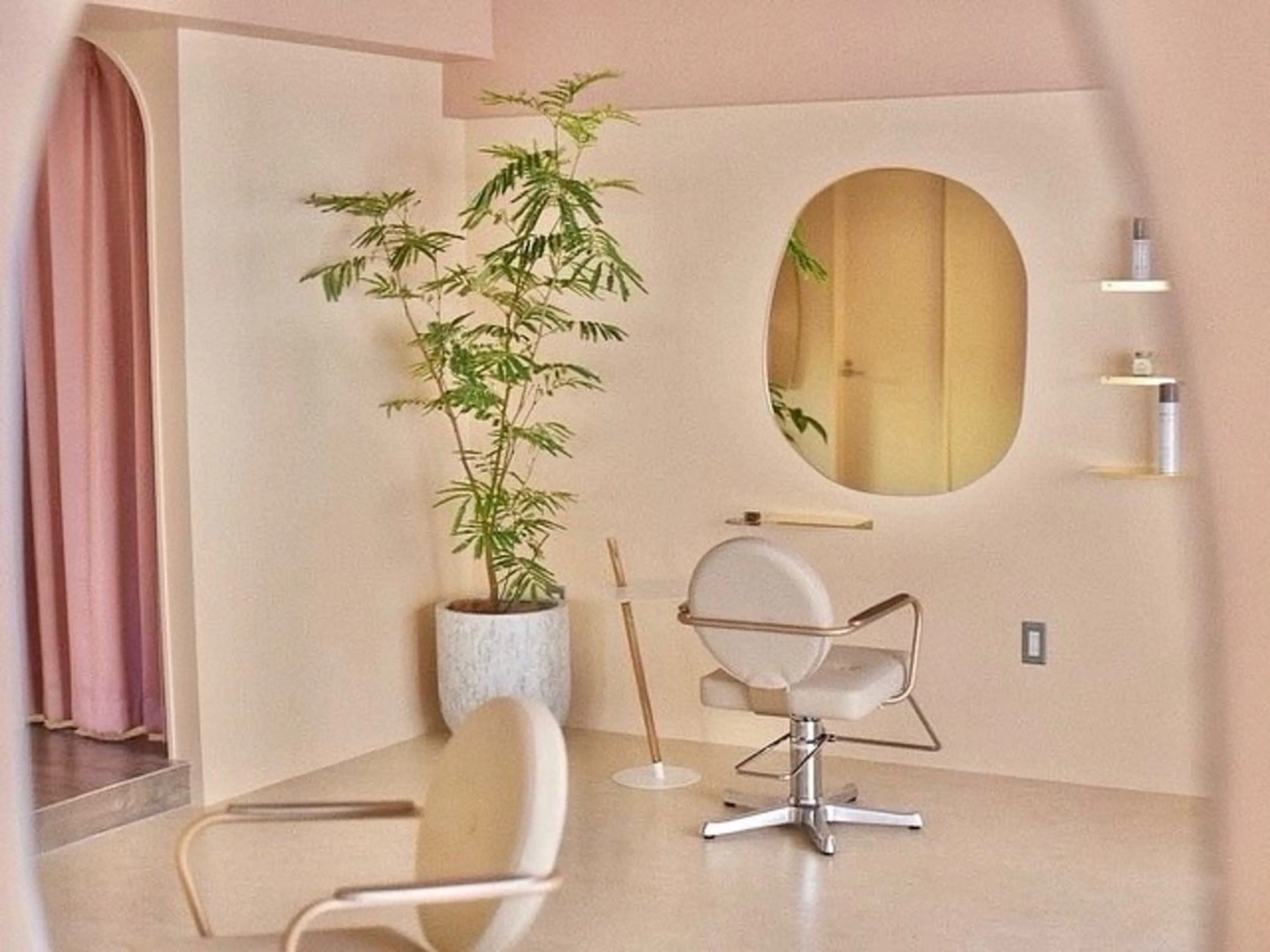 ロング カラー ヘアカラー トリートメント ヘッドスパ 𝘬𝘢𝘳𝘪𝘯 . 𝘦𝘮𝘶のヘアスタイル