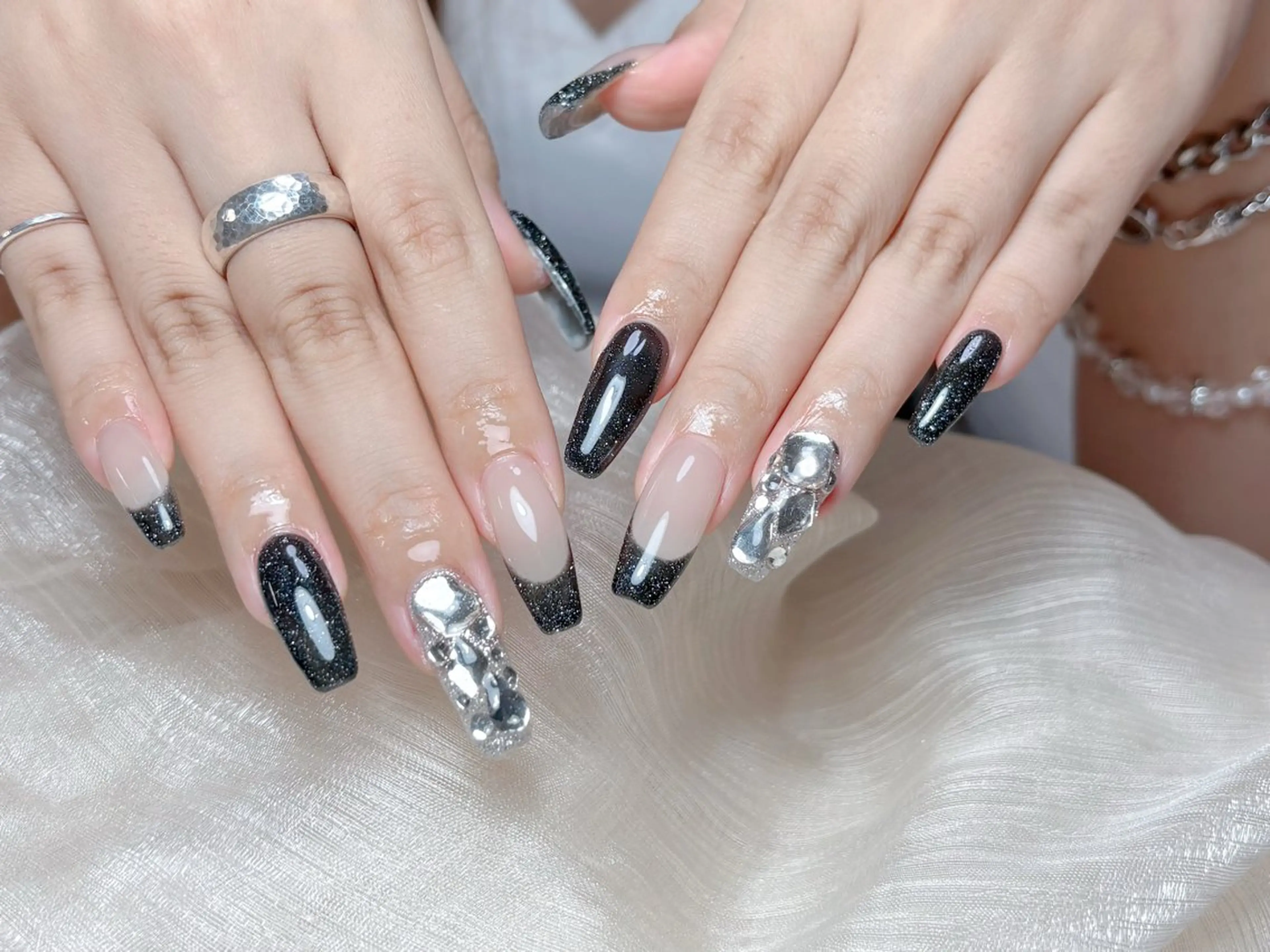 ネイル オーロラネイル チークネイル フレンチネイル ジェルネイル ガラスフレンチ ハンドネイル Nail Jolieのネイルデザイン