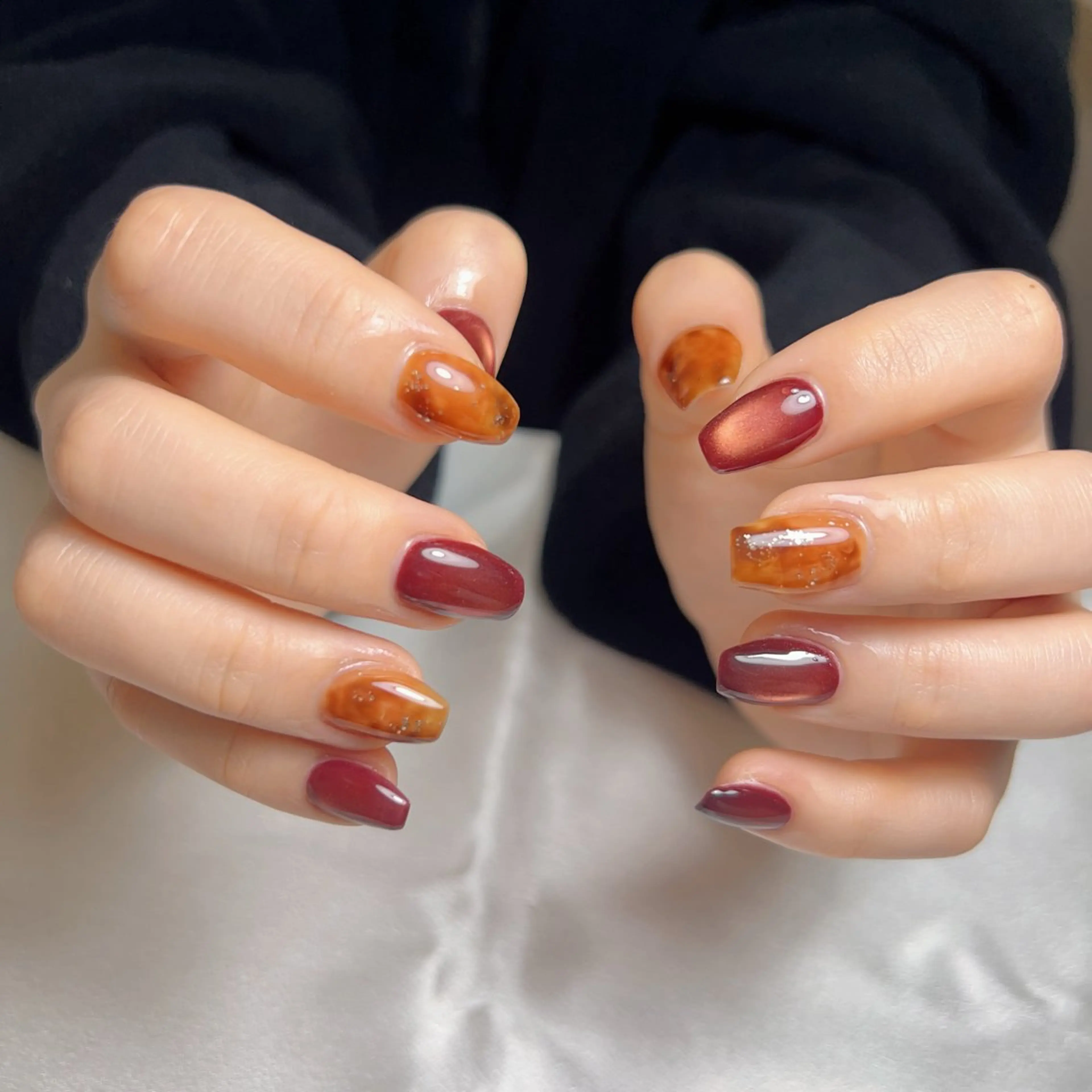ネイル べっ甲ネイル マグネットネイル 赤色 ハンドネイル r.nail BYα 柳瀬のネイルデザイン