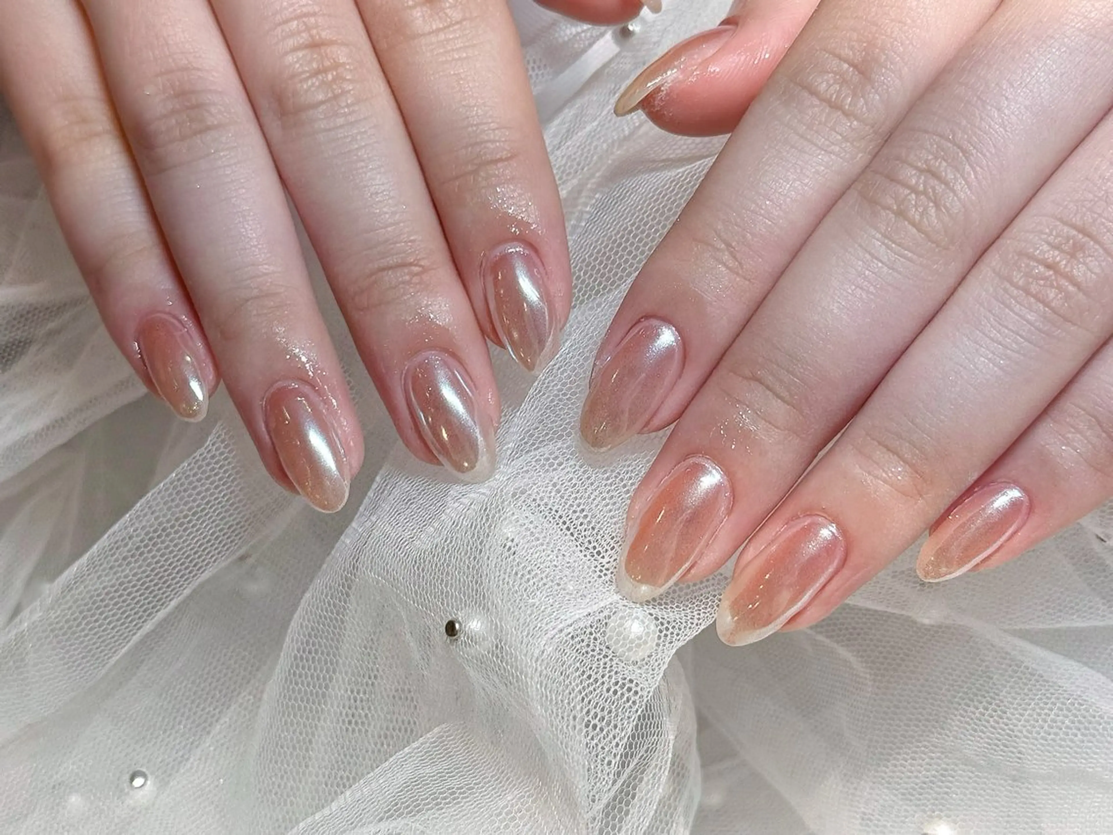 ミラーネイル（オフあり）の写真