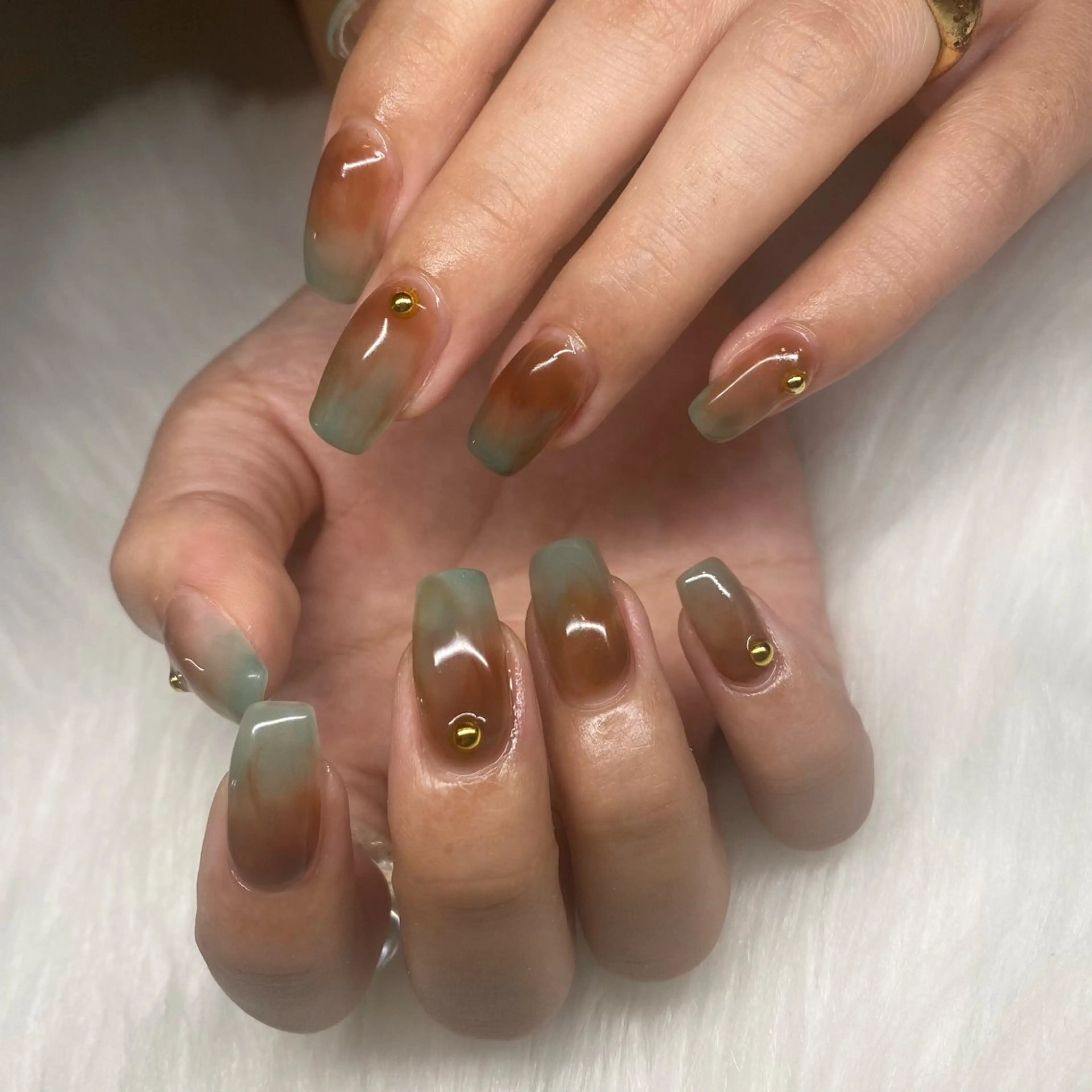 ネイル ゴールド ニュアンスネイル nail salon milkのネイルデザイン