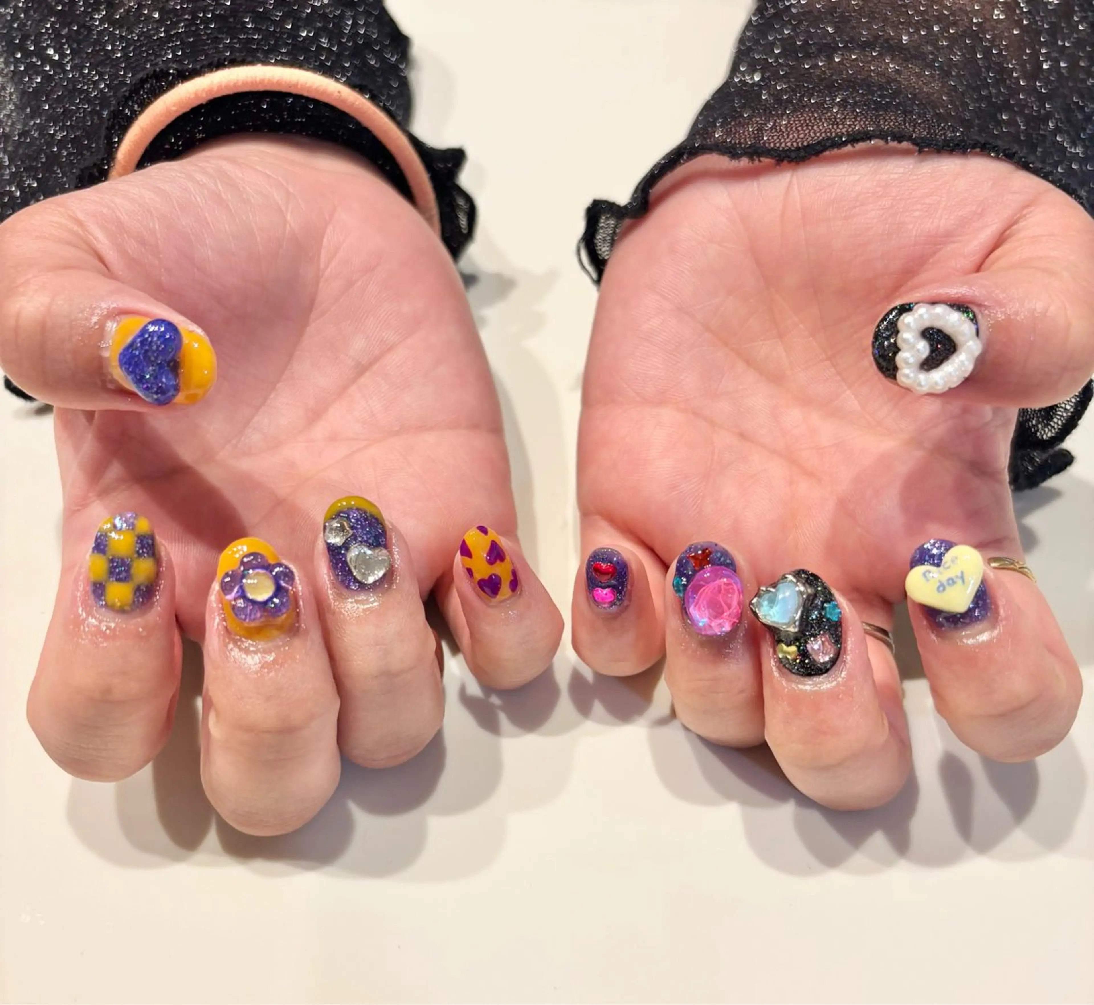 ネイル ハート キラキラネイル パープル KaHaNa nail salonのネイルデザイン