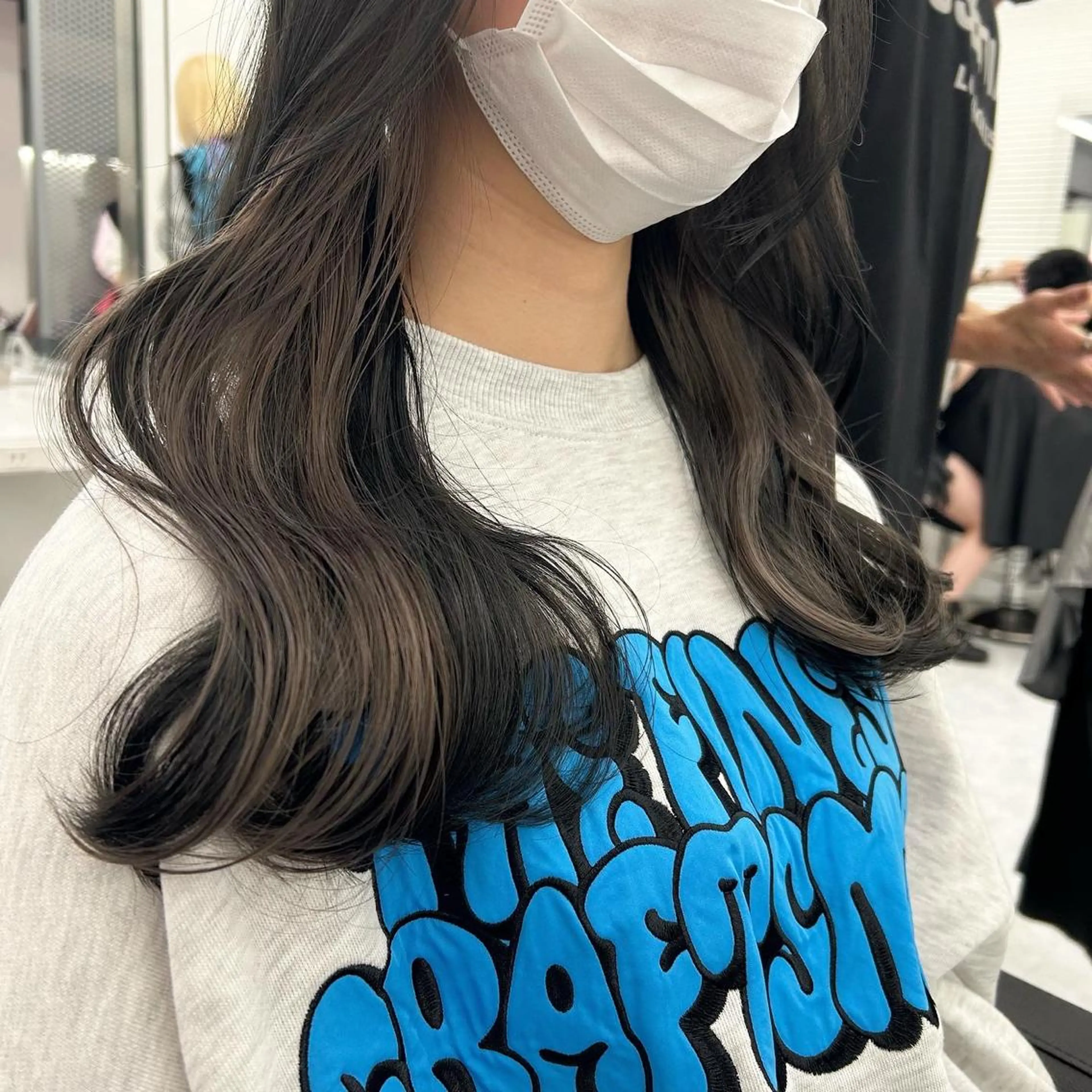 セミロング カラー ヘアアレンジ ヘアカラー トリートメント mai🍑暖色カラー /レイヤー💖のヘアスタイル