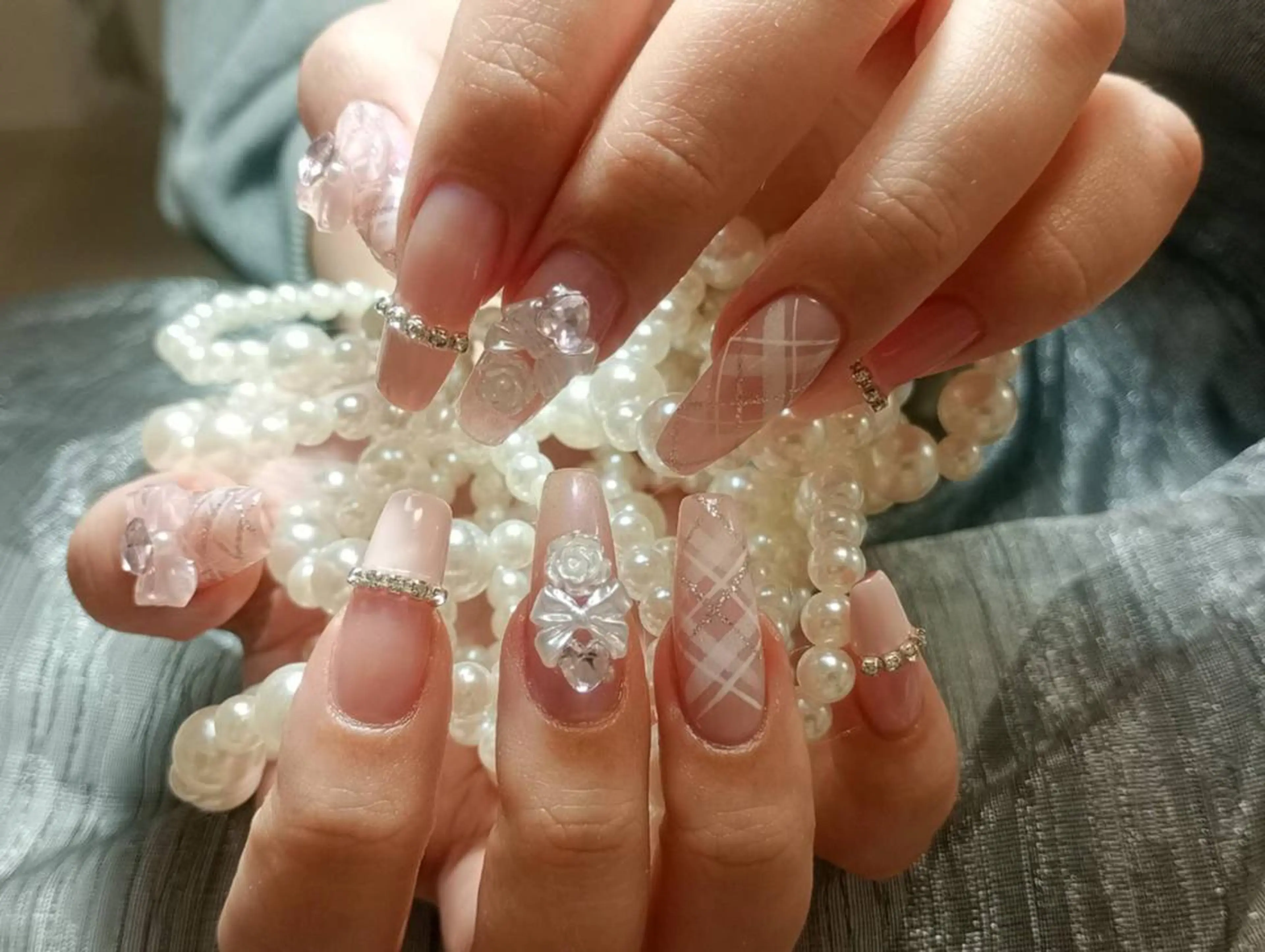 ネイル 長さ出し フレンチネイル ジェルネイル ガラスフレンチ 韓国ネイル Hana Bloom Nail💛Rinaのネイルデザイン