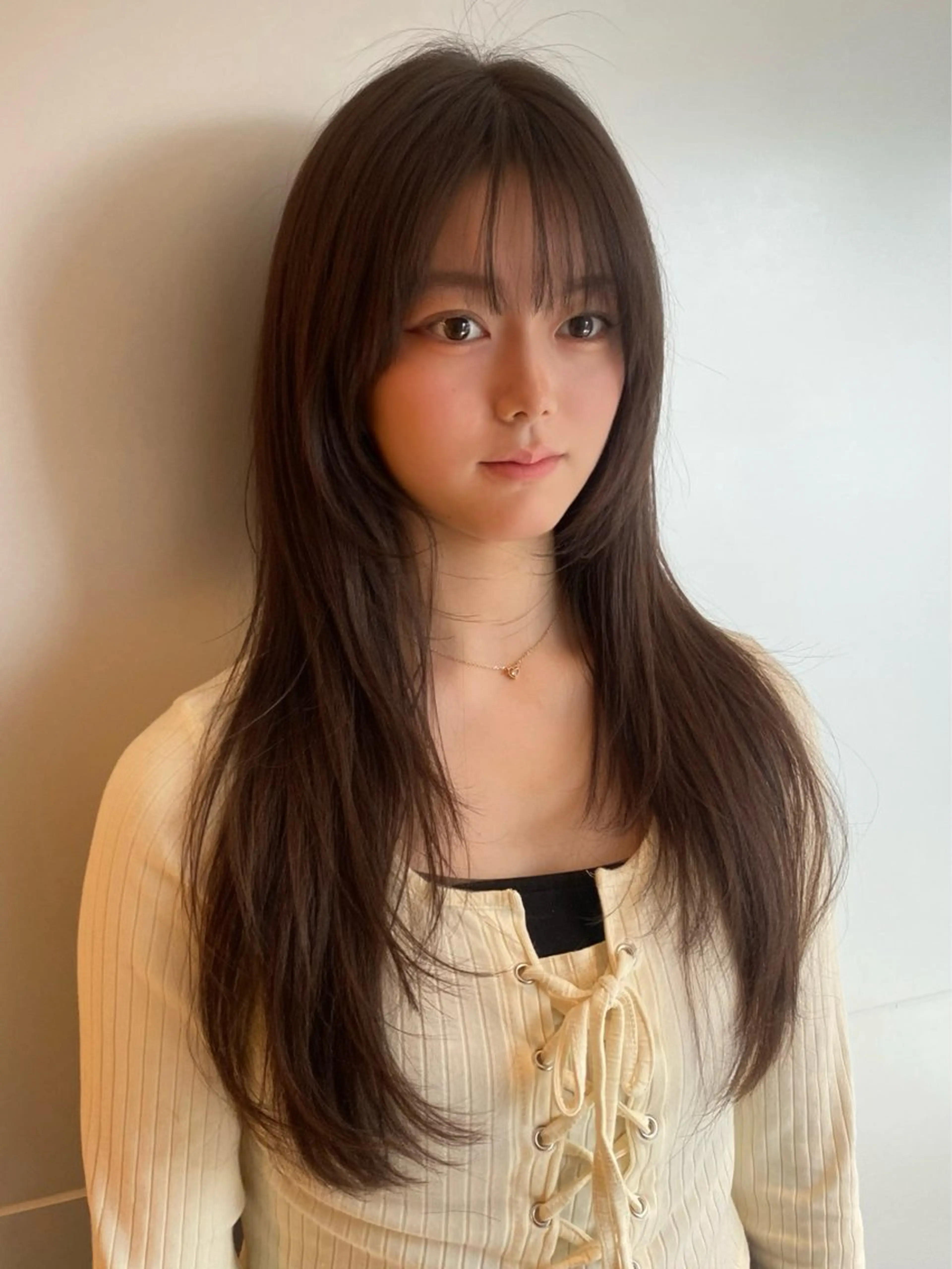 セミロング カラー ヘアアレンジ レイヤーカット カット ヘアカラー トリートメント 顔まわり小顔レイヤー ×ブリーチなしカラーのヘアスタイル