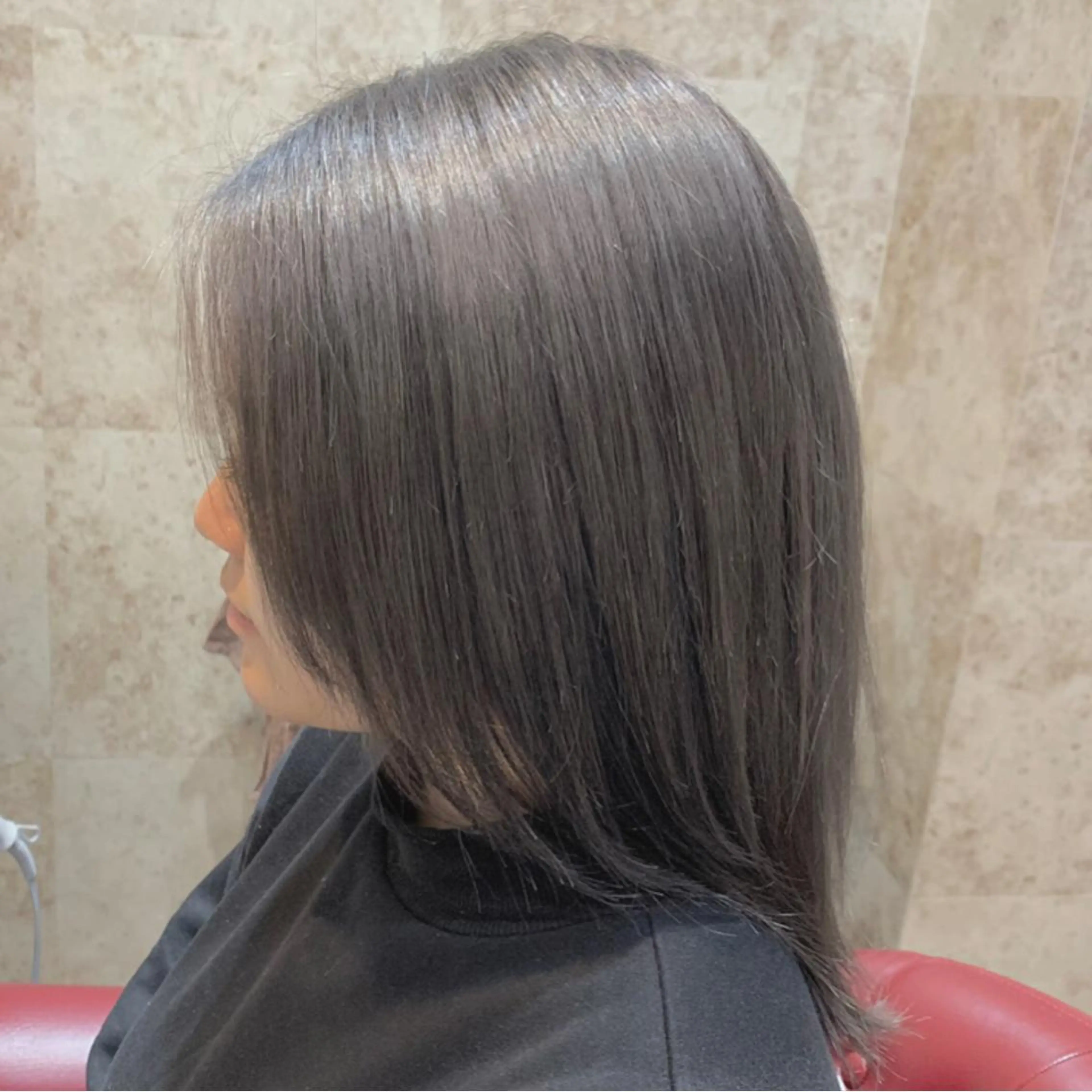 セミロング カラー ブリーチ ピンクカラー 柳田 綾香のヘアスタイル