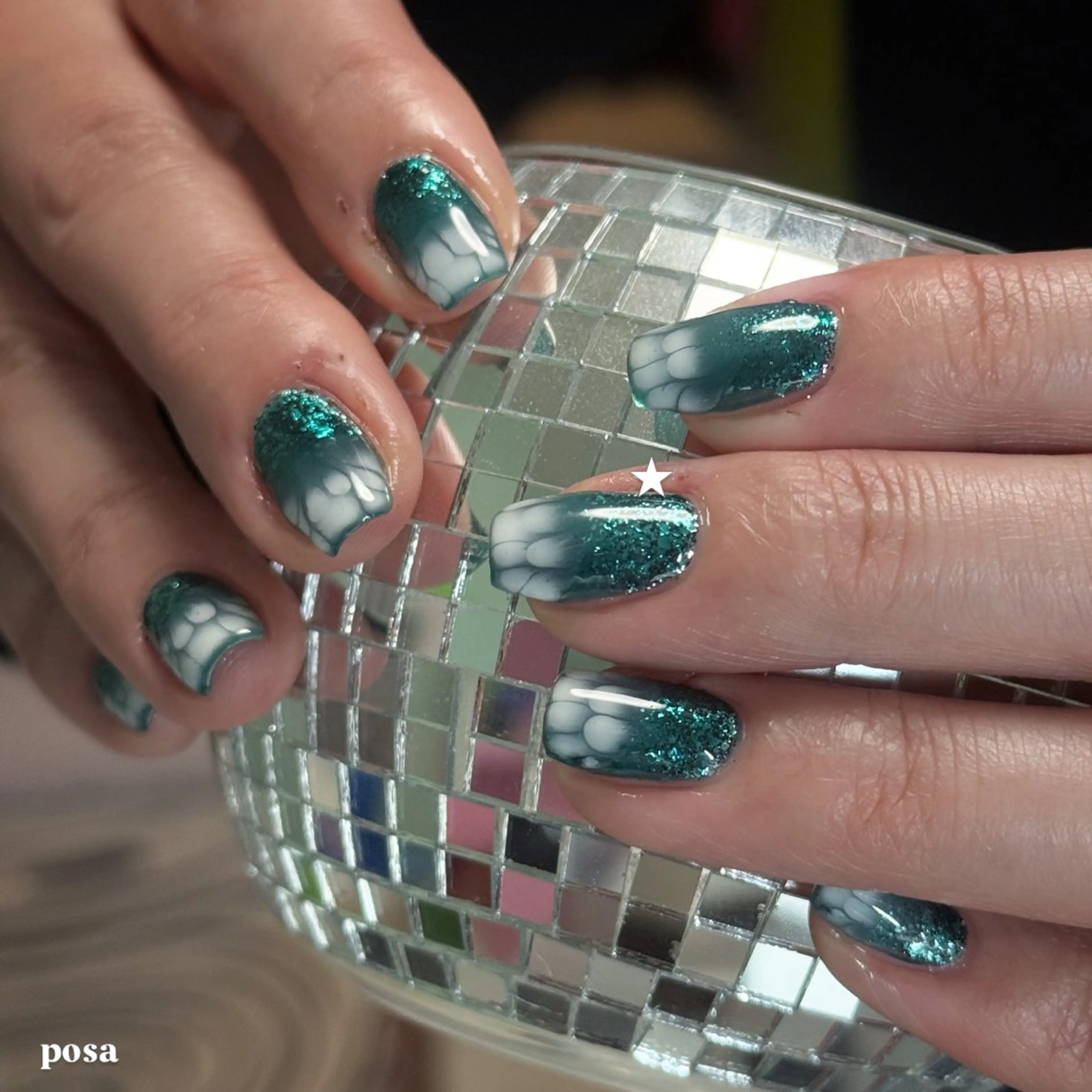 ネイル ニュアンスネイル シンプルネイル ハンドネイル posa nail モエミのネイルデザイン