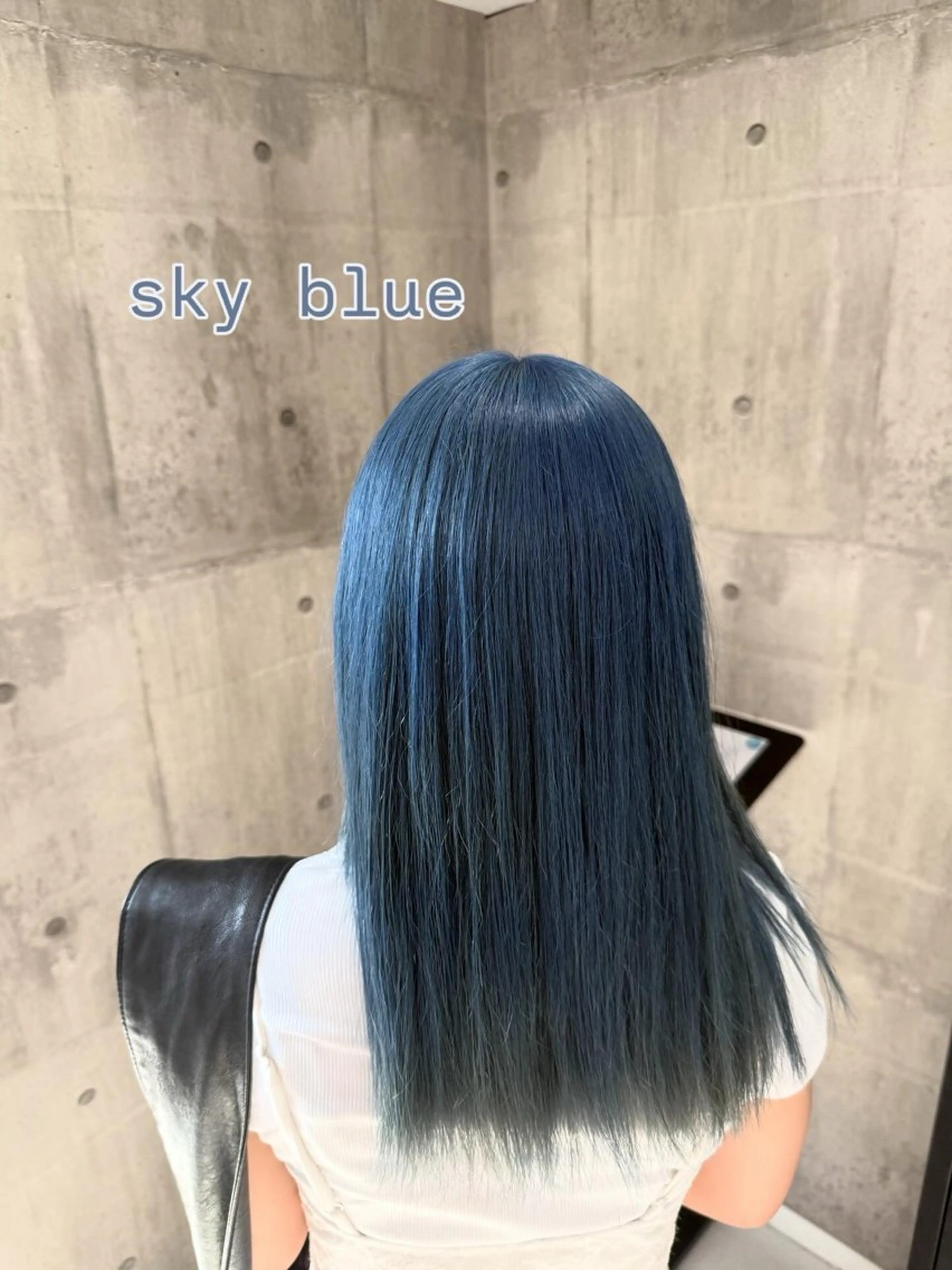 セミロング カラー メンズ メンズバレイヤージュ メンズブリーチ メンズハイライト メンズハイトーン メンズインナーカラー ヘアカラー トリートメント ☁️かずき☁️青.紫 推し活カラー💫のヘアスタイル