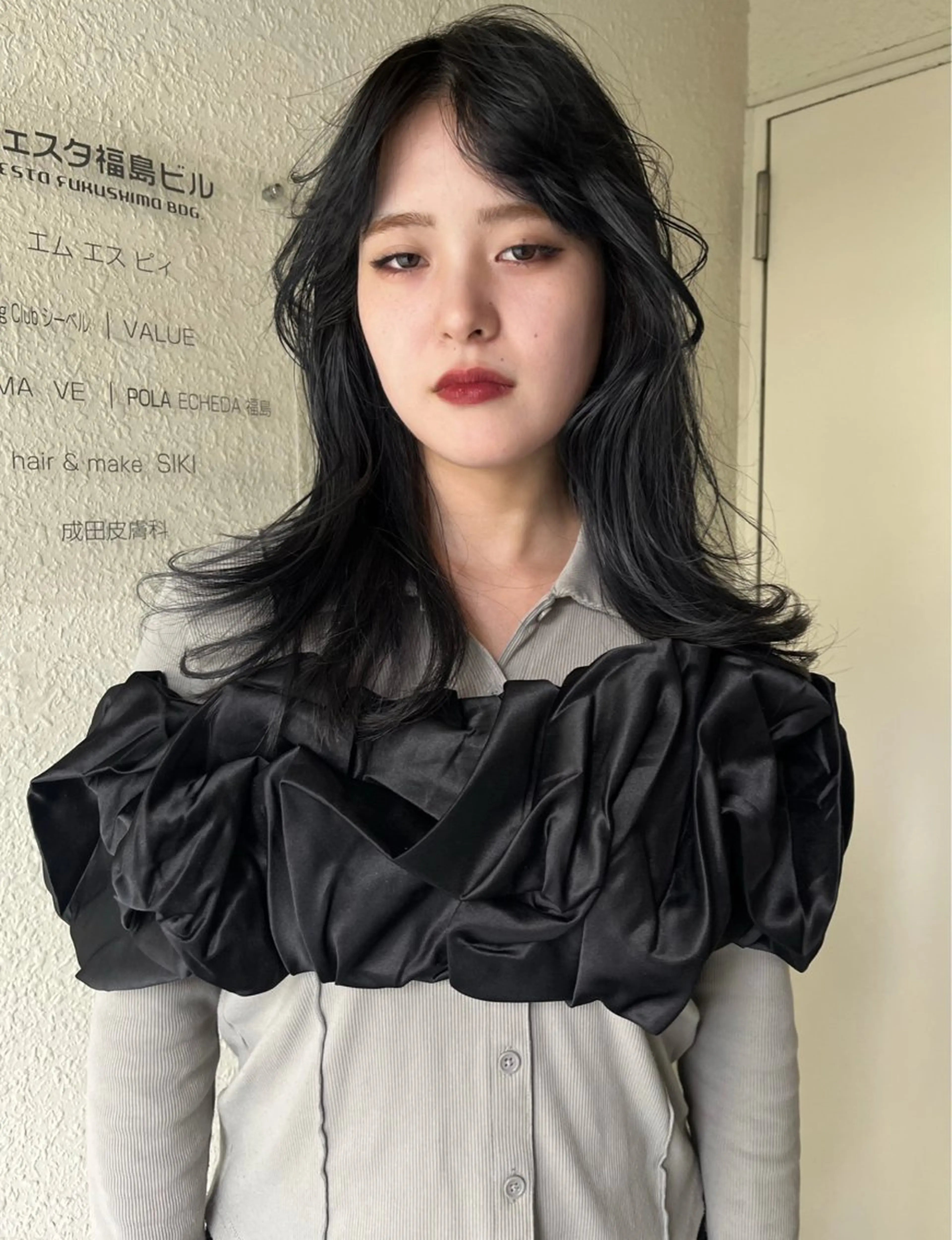 カラー sliver ・siki /YUIのヘアスタイル