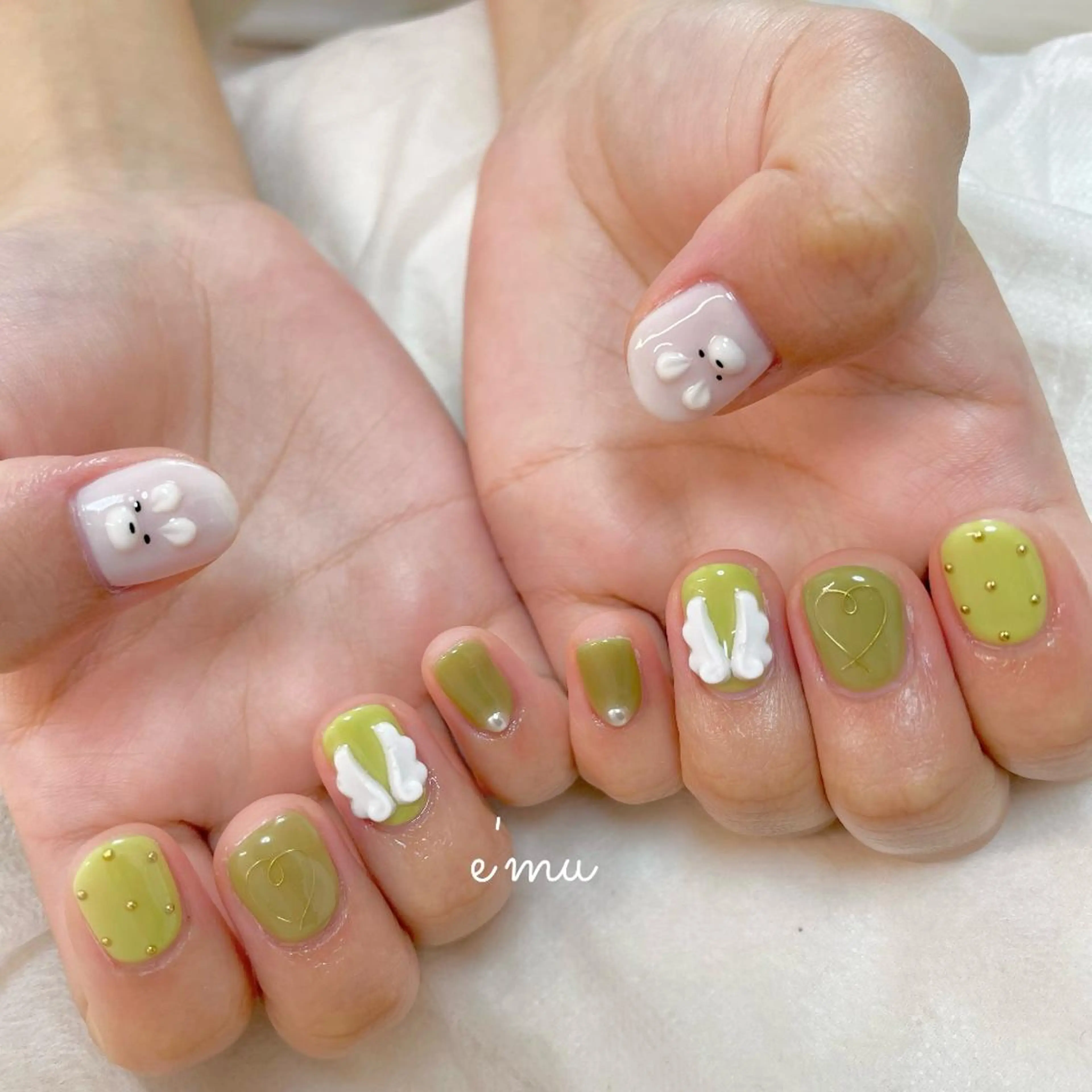 ネイル ジェルネイル グリーン nail salon e'mu💐のネイルデザイン
