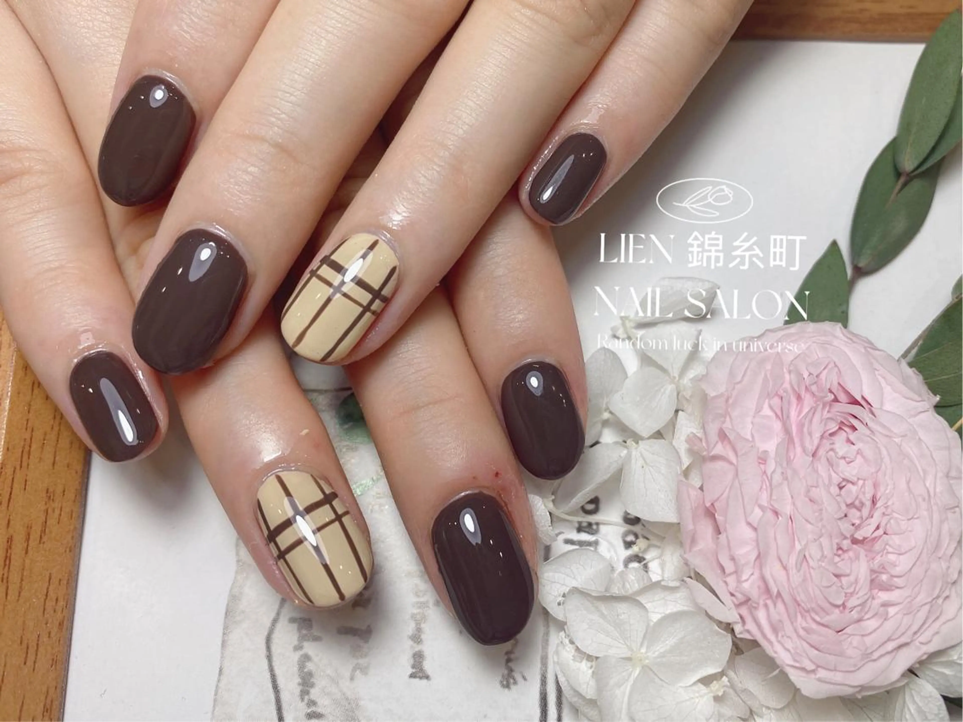 ネイル ホワイト Lien_リエン ゆみのネイルデザイン