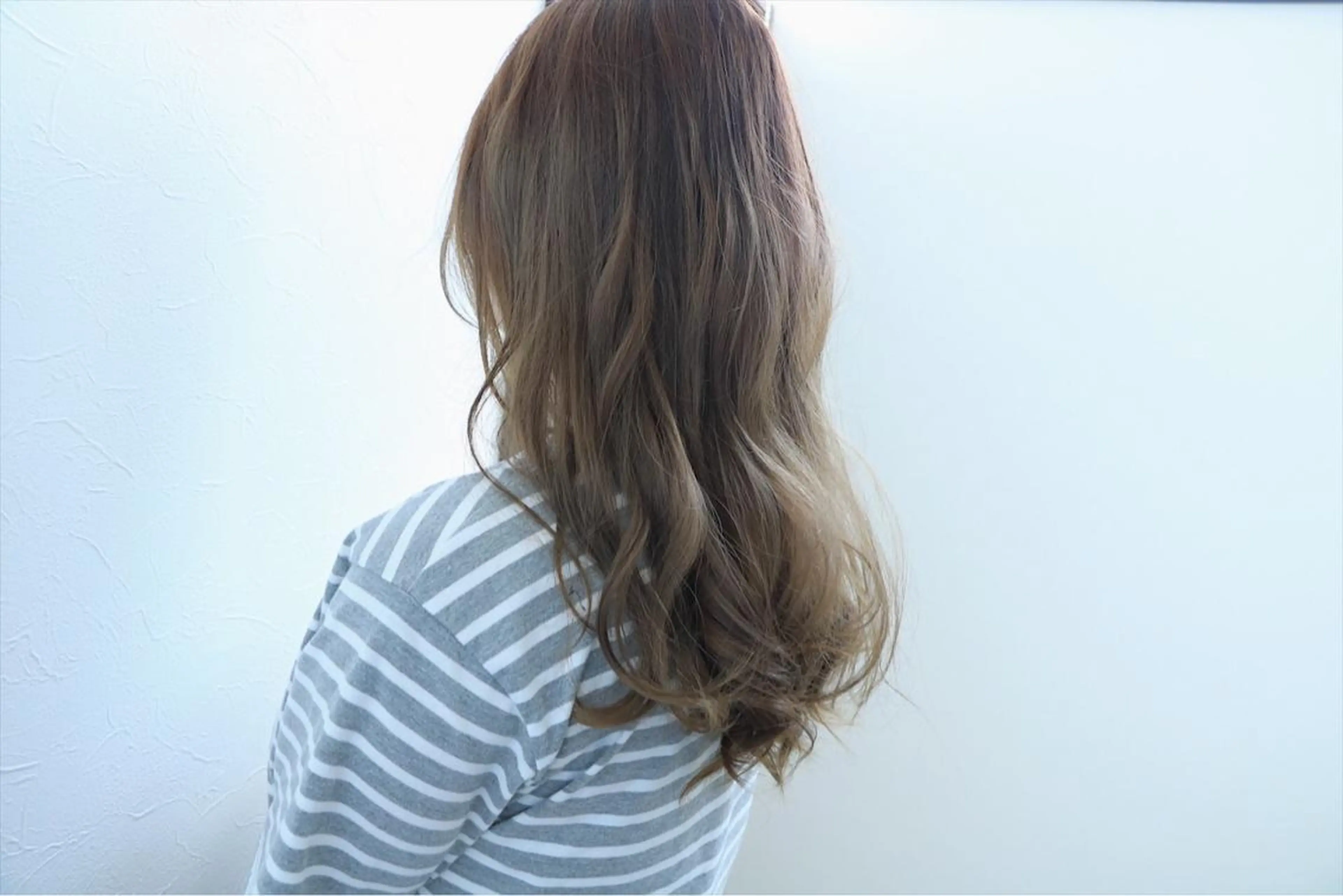 ロング カット ヘアカラー トリートメント soins de MaLilyのヘアスタイル