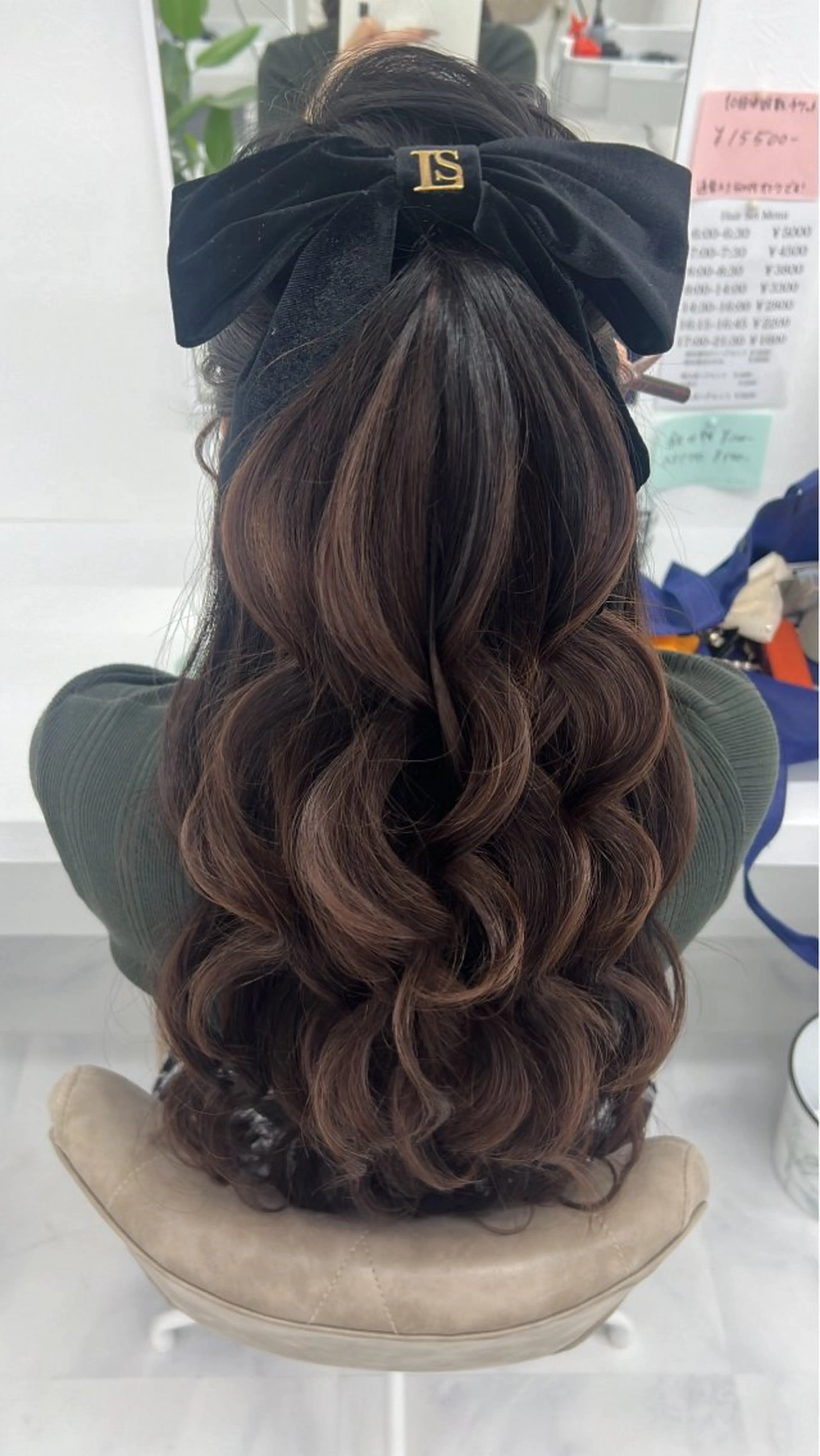 ロング ヘアアレンジ HairSet Salon Kのヘアスタイル