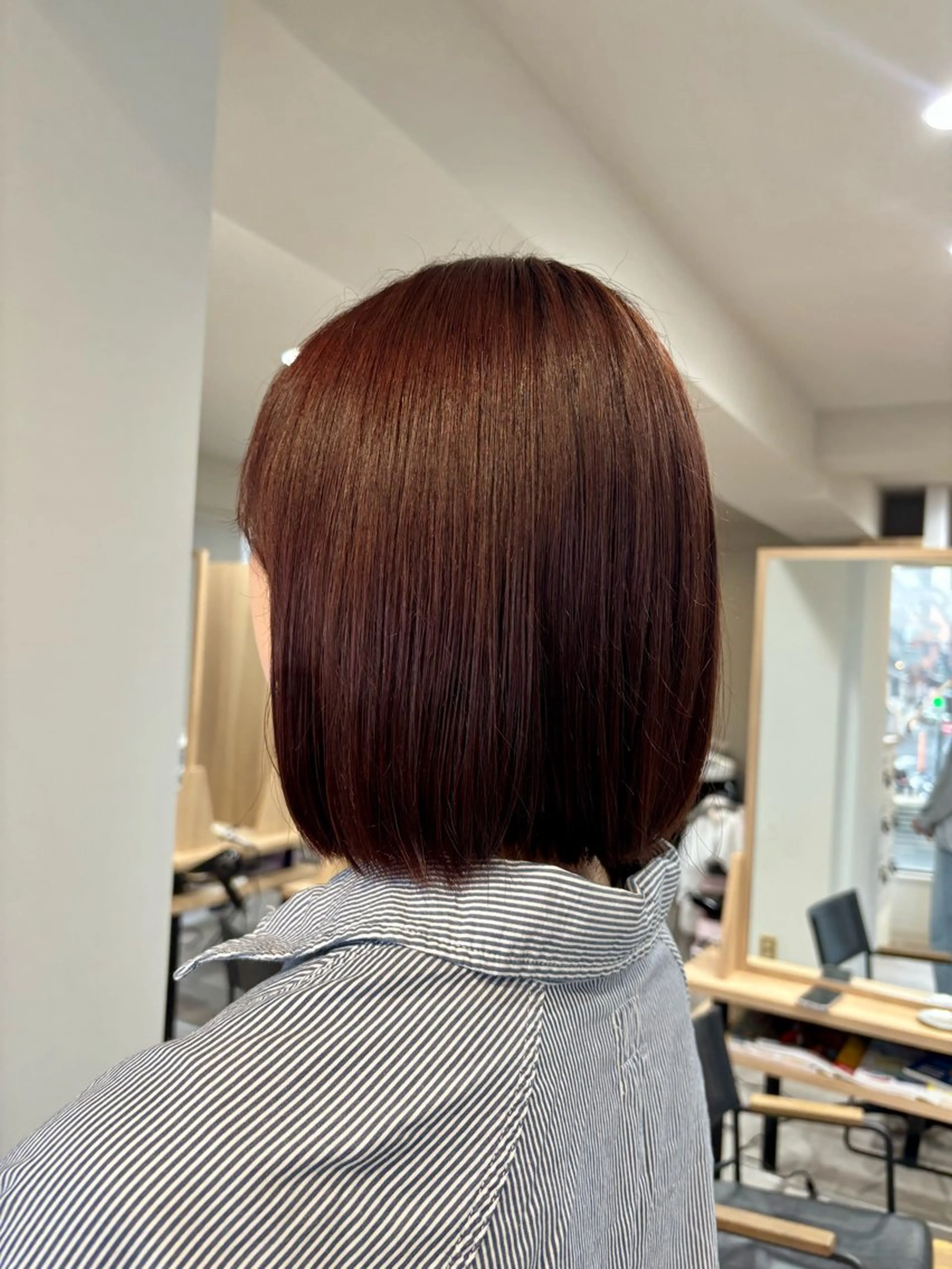 ミディアム カラー 浦川 麗美のヘアスタイル