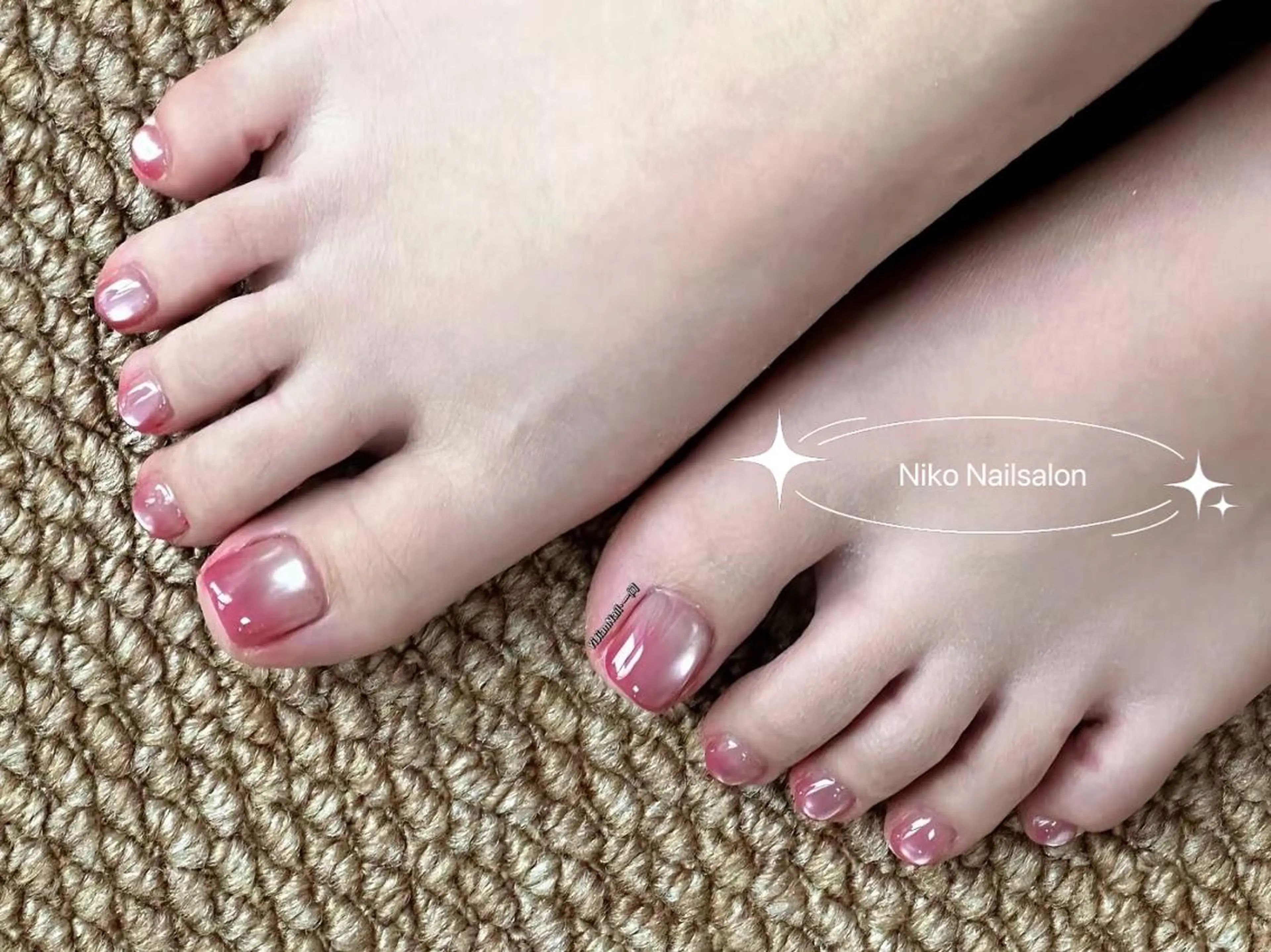 ネイル 長さ出し フットネイル フレンチネイル ジェルネイル ガラスフレンチ Nikoネイルサロン 本八幡店のネイルデザイン