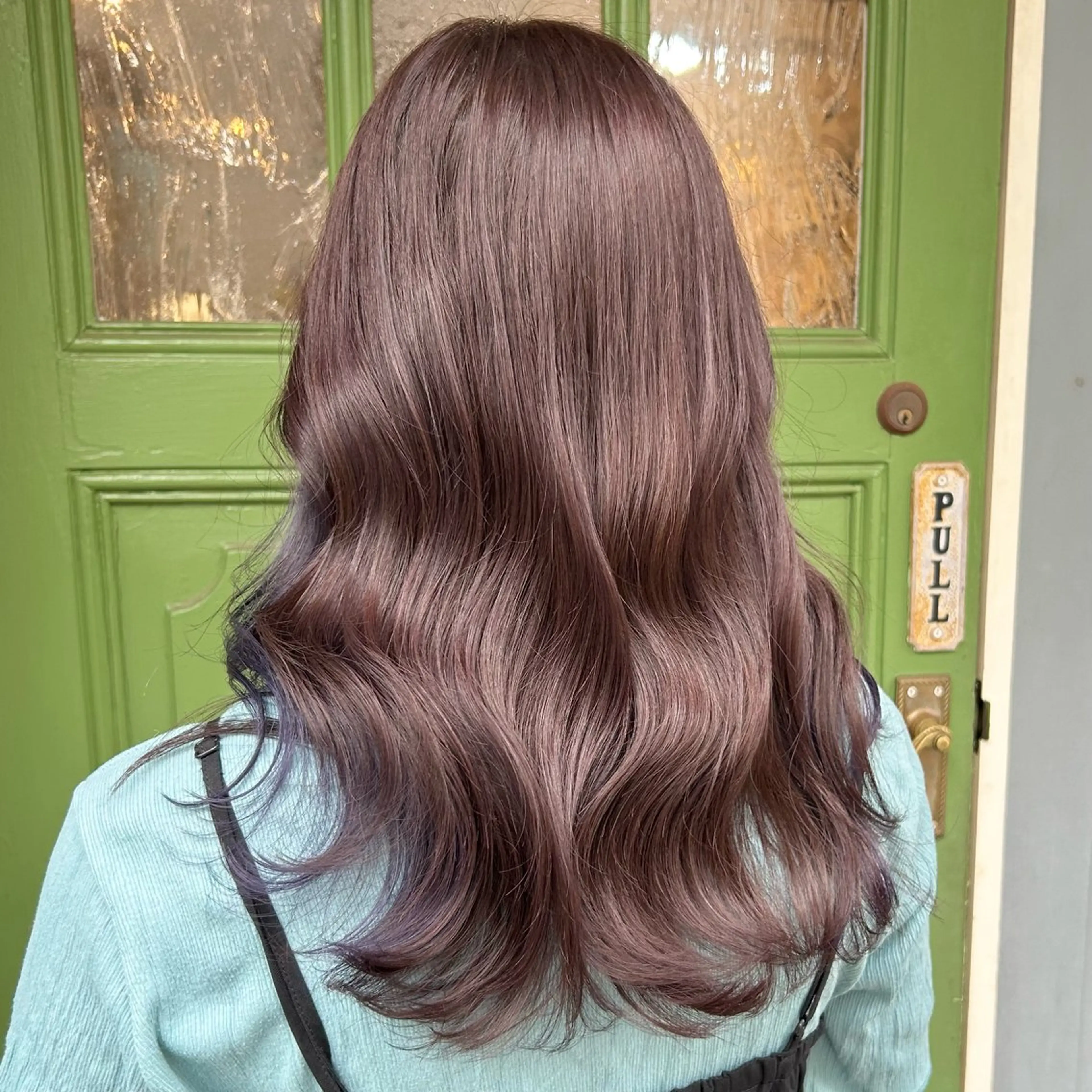 ミディアム カラー ブリーチ ブラウンカラー インナーカラー ラベンダーカラー ラベンダーブラウン カット ヘアカラー トリートメント ヘッドスパ BRITS 渡辺 菜々子のヘアスタイル