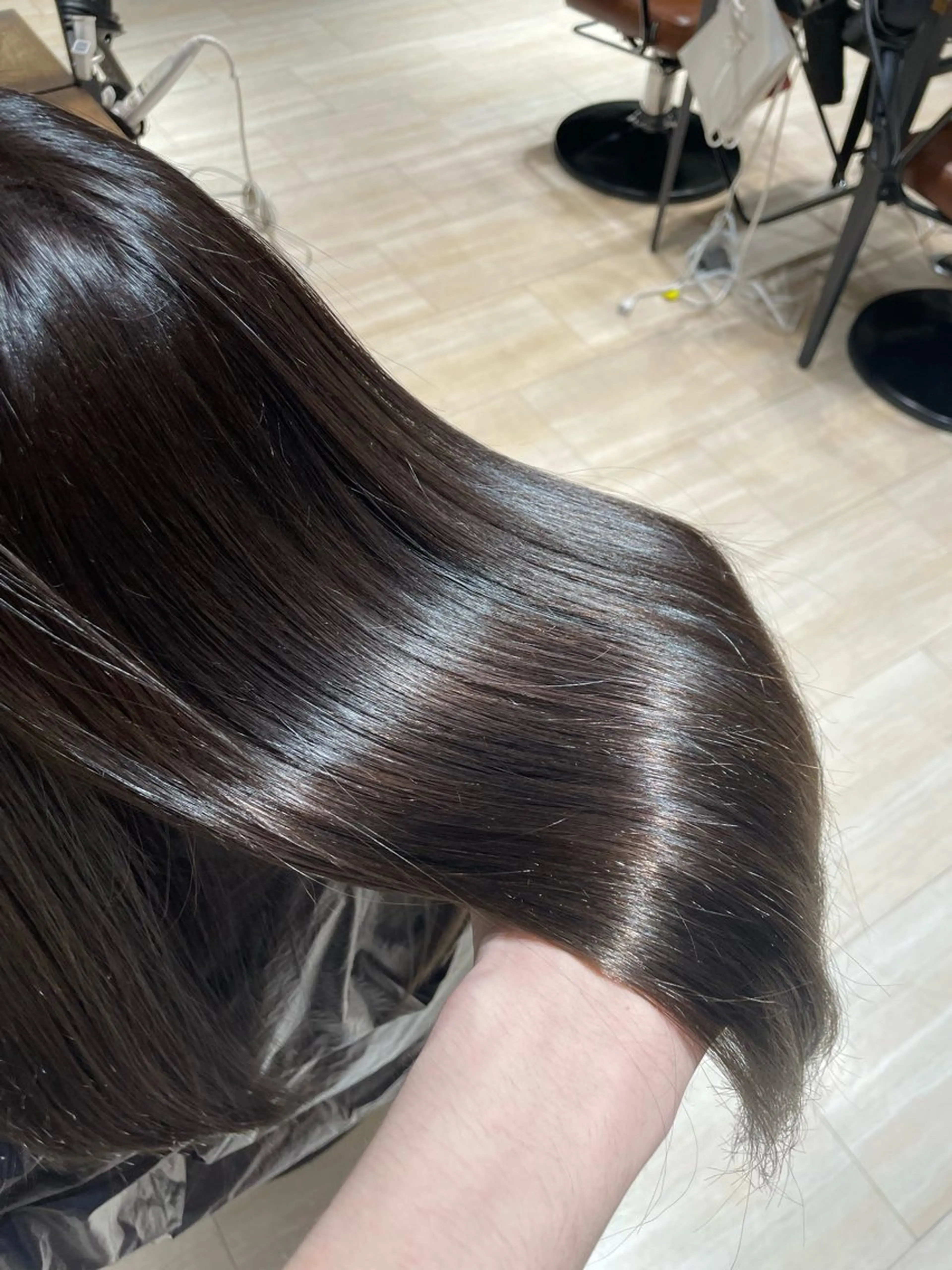 ミディアム 失敗しない顔まわり× 小顔補正レイヤー難波のヘアスタイル