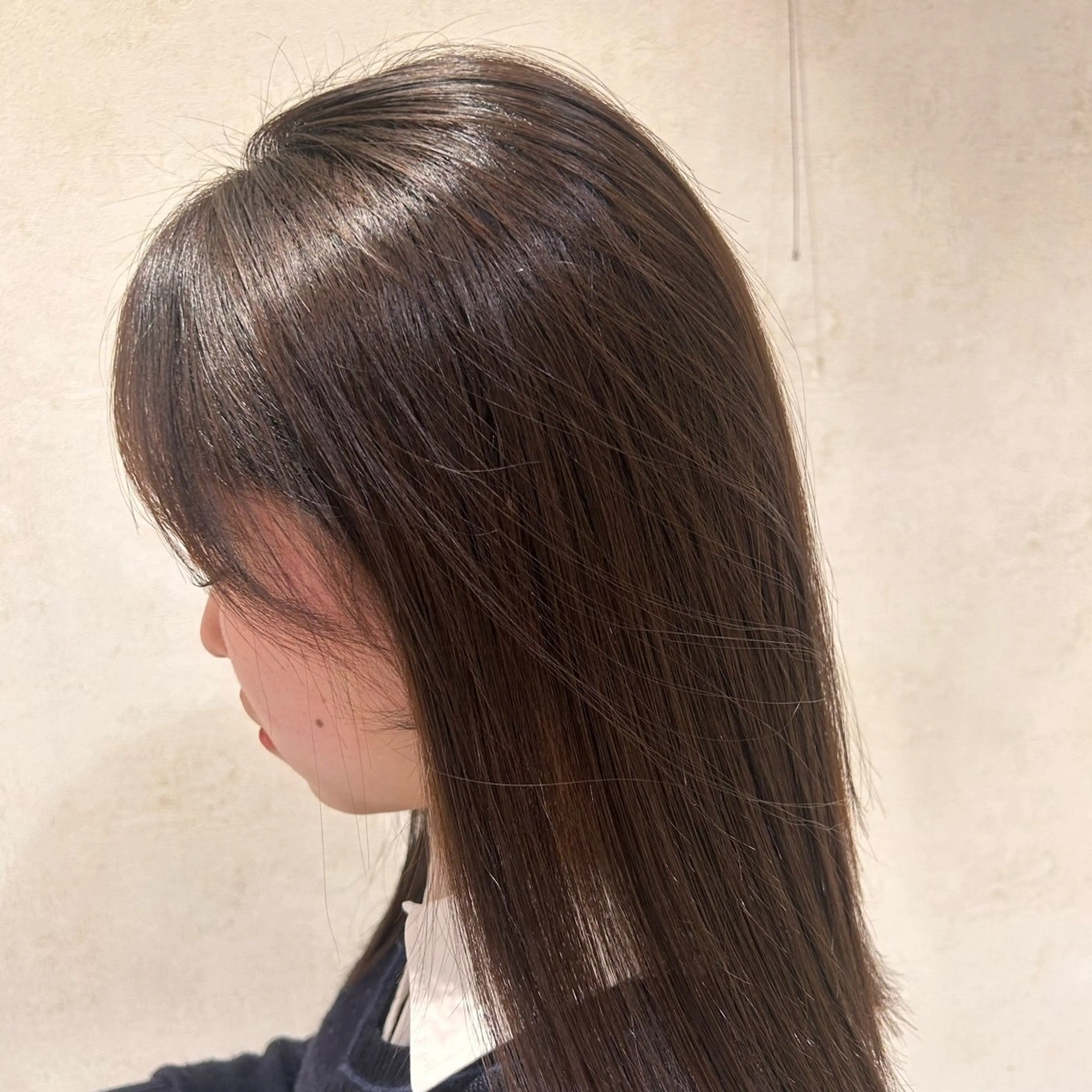 セミロング カラー 透明感カラー カット ヘアカラー ✂️小顔レイヤー/ ワンカラーのヘアスタイル