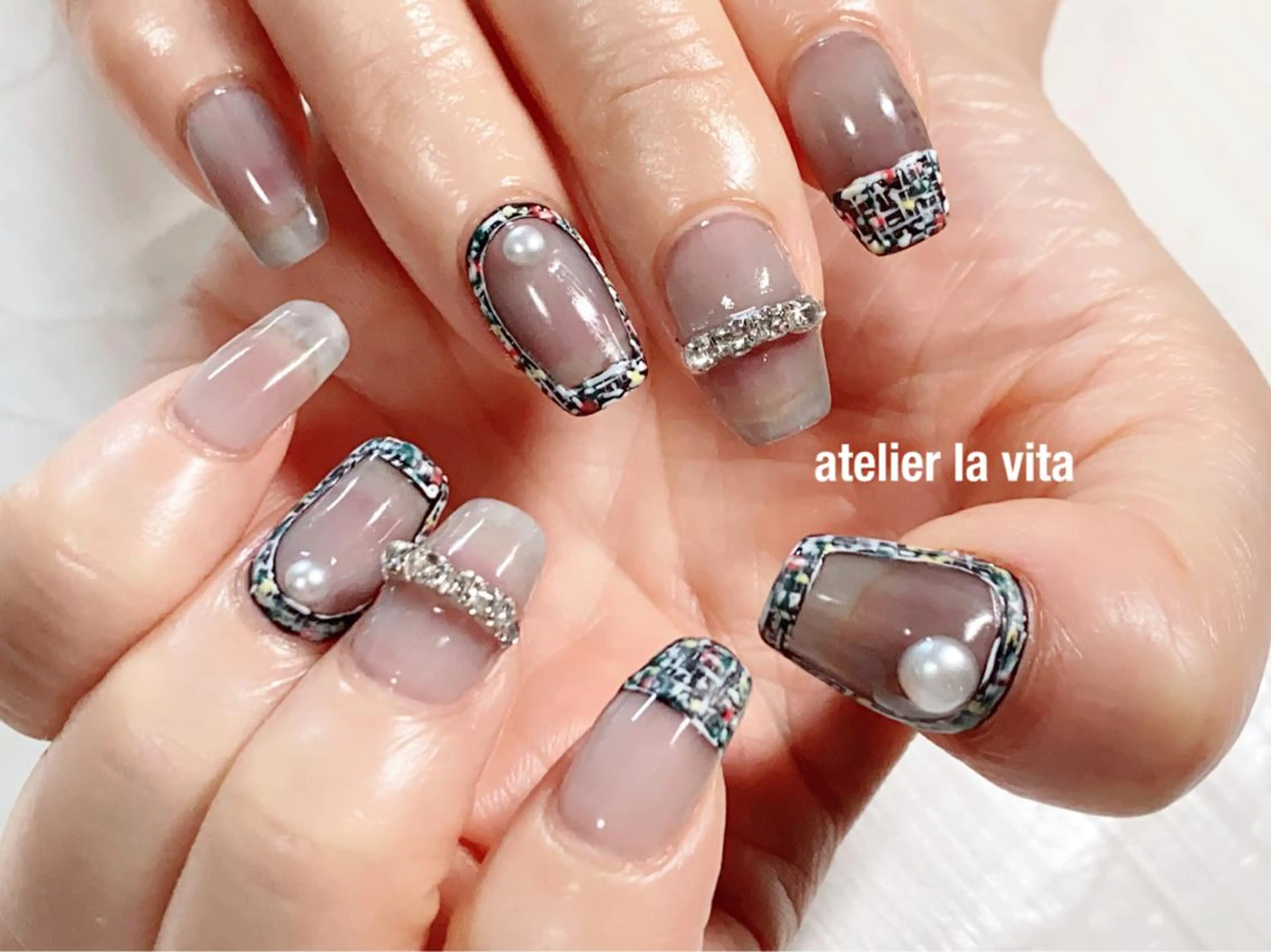 ネイル 氷ネイル・うるうるネイル スクエアネイル ツイードネイル ワンホンネイル ハンドネイル lavita. mimuraのネイルデザイン