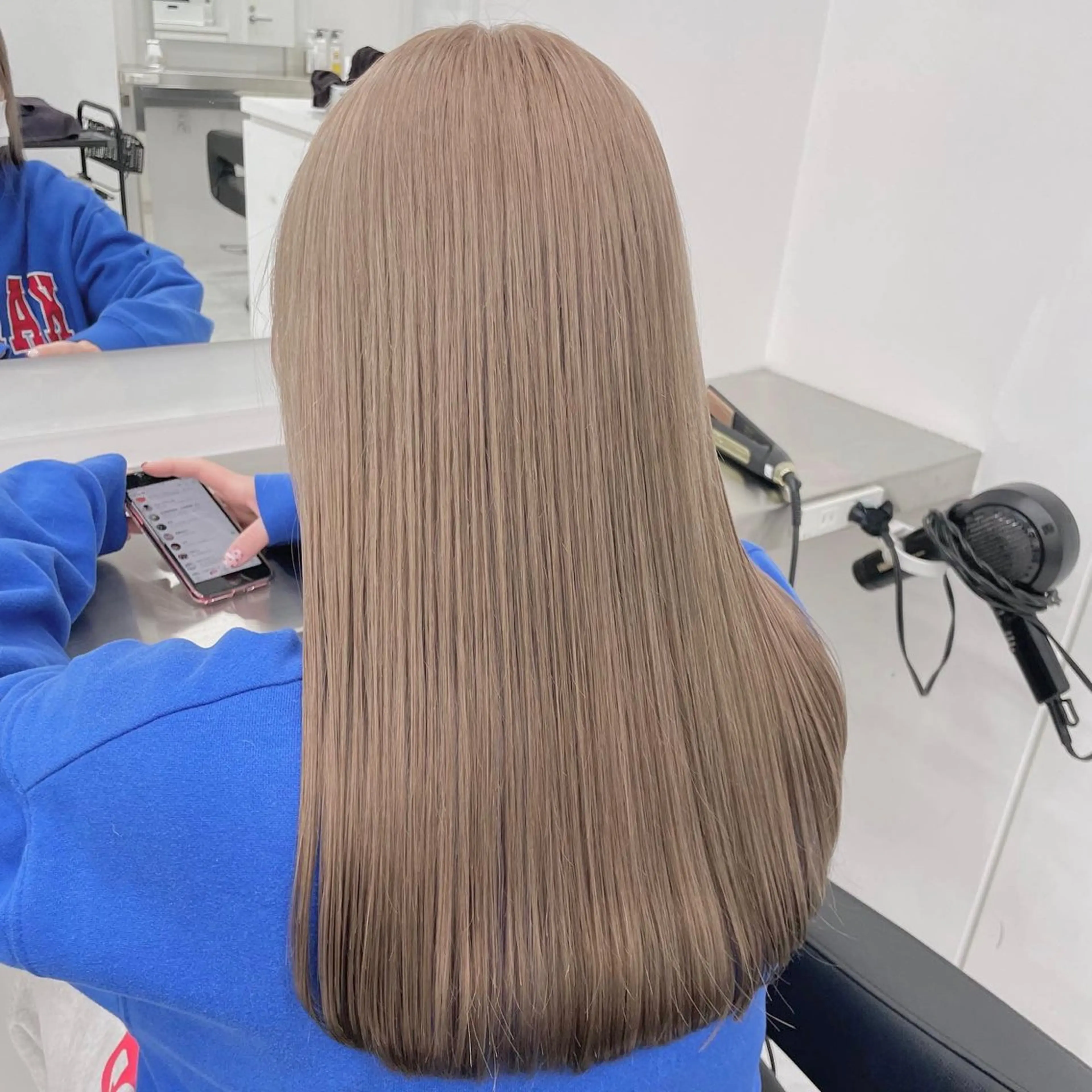 セミロング カラー ヘアカラー トリートメント ヘッドスパ ヘアセット 透明感/グレージュ/ ミルクティー/ユウトのヘアスタイル